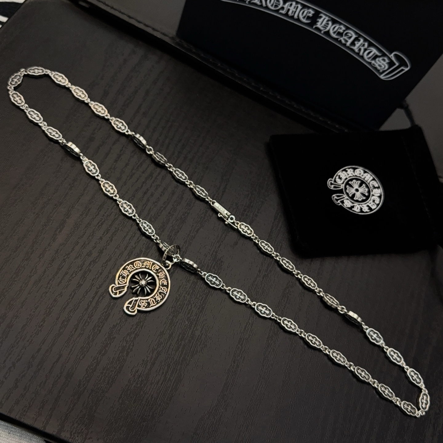  新款【专柜品质】Chrome Hearts克罗心复古十字架项链 马蹄印十字花吊坠 凹凸造型不同的花纹设