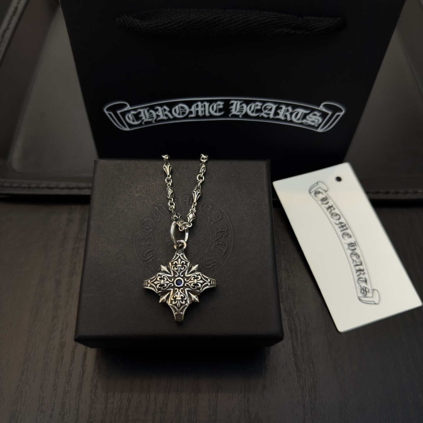  新款【专柜品质】Chrome Hearts克罗心复古项链 十字架吊坠 凹凸造型不同的花纹设计风格呈现出
