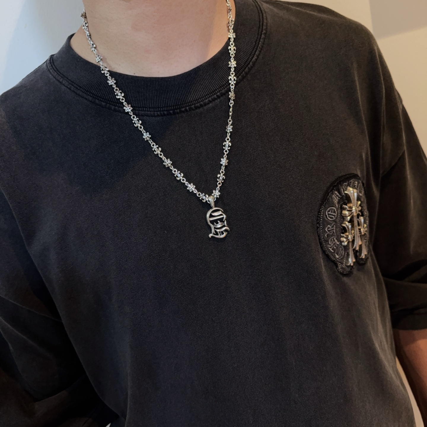  新款【专柜品质】Chrome Hearts克罗心复古项链 舌头吊坠 凹凸造型不同的花纹设计风格呈现出与