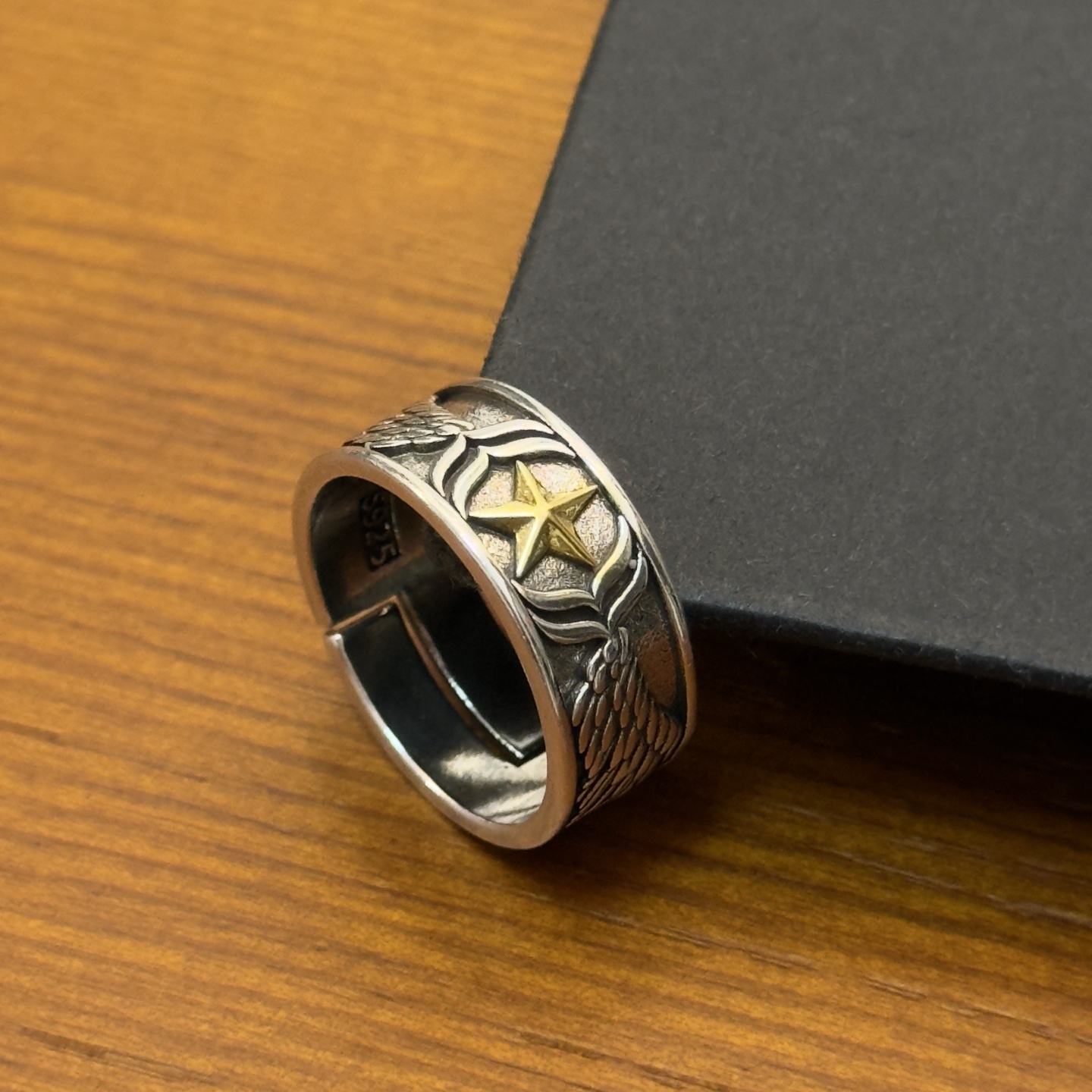 NO:378234,[New Products are on the Shelves] Goro Takahashi Goro's old ring, top version, accurate exclusive shooting, focusing on the high-end market, absolutely different from the ordinary version!  The details of the picture product are consistent with ZP!  Original production process, precision quality, purely handmade, authentic model opening, fashion essential, both men and women can wear, same couple style, rock punk silver style, retro elements, trendy and versatile, same style on the official website, fine jewelry, ring19860909【新品上架】Goro’s高桥吾郎老戒指,顶级版本 认准独家拍摄 主攻高端市场 绝对区别普通版本！图片产品细节与ZP一致！原版制作工艺 精工品质 纯手工打造 ～正品开模潮流时尚必备 男女均可佩戴 情侣款同款 摇滚朋克泰银风格 复古元素 潮流百搭 官网同款,饰品精品,ring,Jewelry