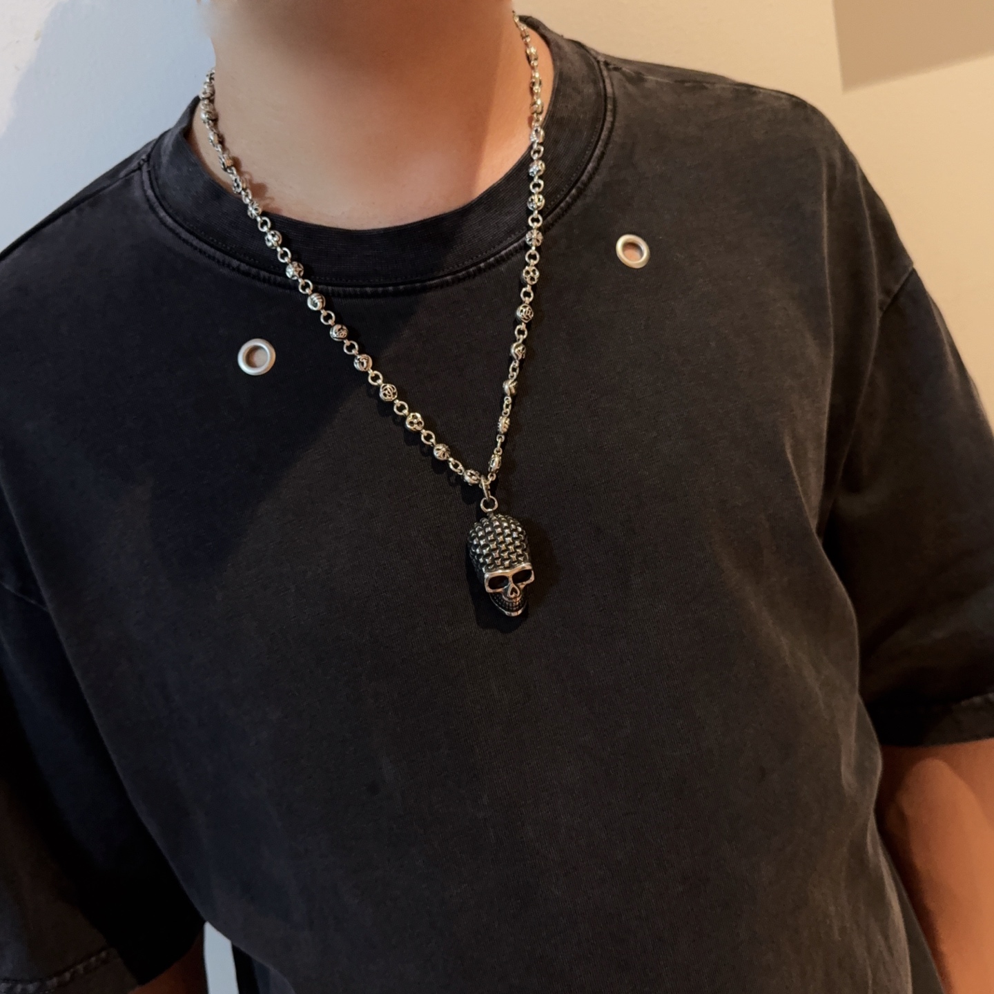 新款【专柜品质】Chrome Hearts克罗心复古花球项链 骷髅头吊坠 凹凸造型不同的花纹设计风格呈现