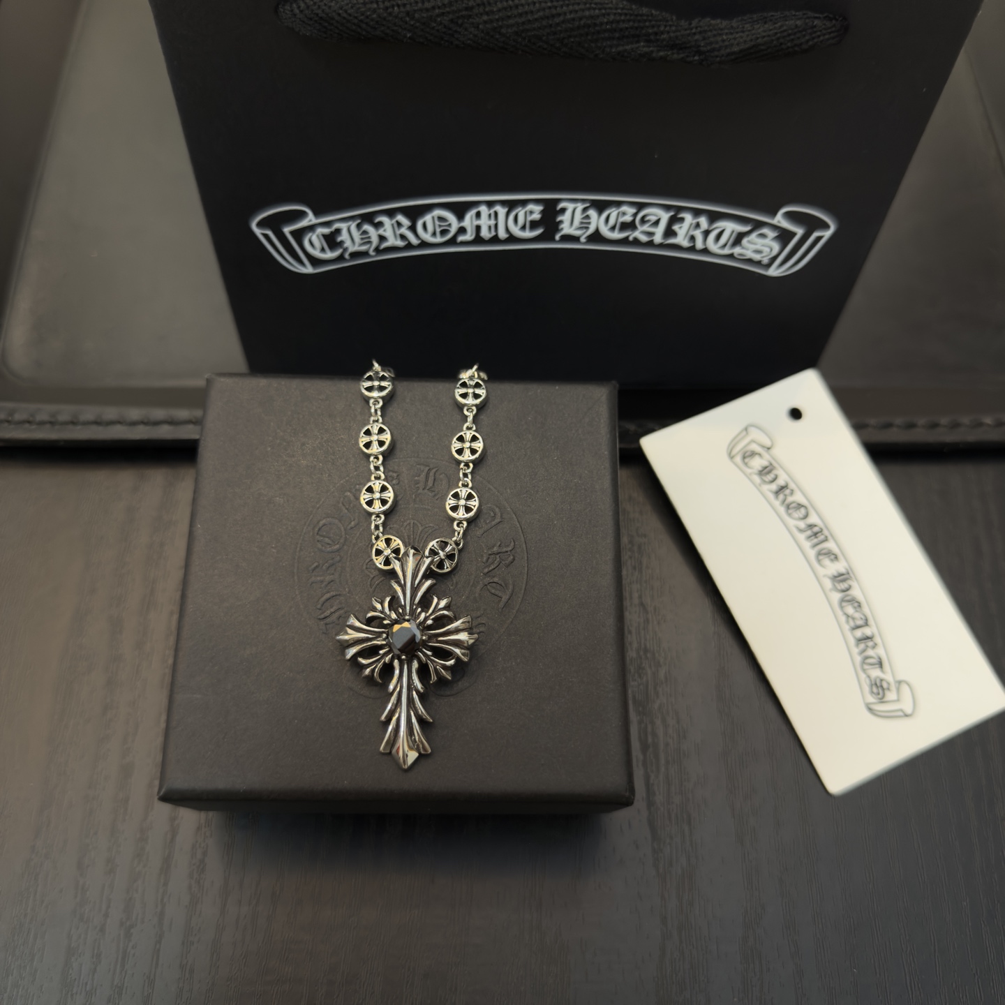 新款【专柜品质】Chrome Hearts克罗心十字花球项链 十字架吊坠 凹凸造型不同的花纹设计风格呈现
