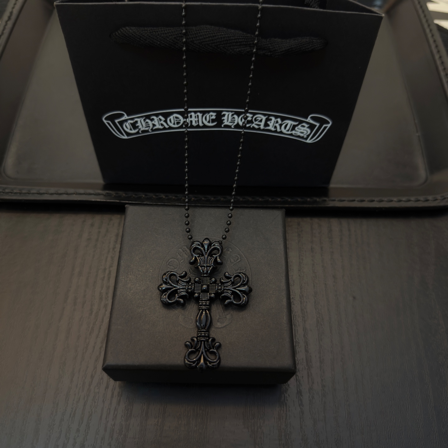 NO:378318,The new Chrome Hearts Croxin Flame Cross Resin Necklace, exquisite counter craftsmanship, quality assurance, very playful color, same style as men and women, with multiple styles, and stacked and beautiful. This is not only a necklace, but also a fashionable weapon to show your personality and taste!  The resin material makes the necklace full of texture, light and comfortable, and it is free to wear. The design of the love vine is both unique and full of artistic sense. The jewelry is boutique, chrome hearts, chrome hearts, necklace19860909新款Chrome Hearts 克罗心火焰十字架树脂项链,精致专柜工艺,品质保证,颜色非常俏皮,男女同款,多种风格搭配,叠戴也很好看,这不仅仅是一条项链,更是你展现个性与品味的时尚利器！树脂材质使得项链质感十足,轻盈又舒适,佩戴起来毫无负担.爱心藤蔓的设计既独特又充满艺术感.,饰品精品,chrome hearts,chrome hearts,necklace,Jewelry