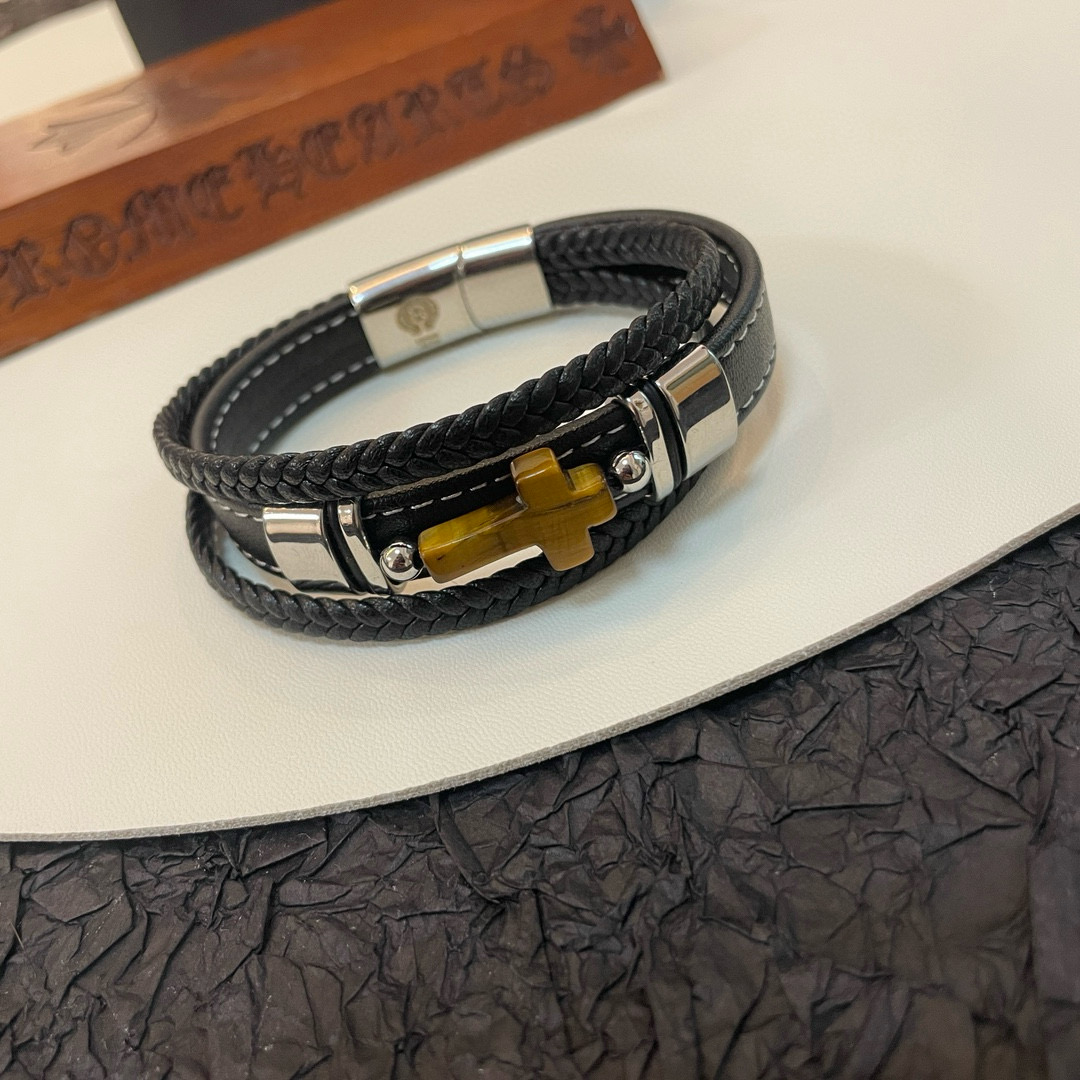 新款【专柜品质】Chrome Hearts克罗心皮绳手镯 凹凸造型不同的花纹设计风格呈现出与众不同 十字
