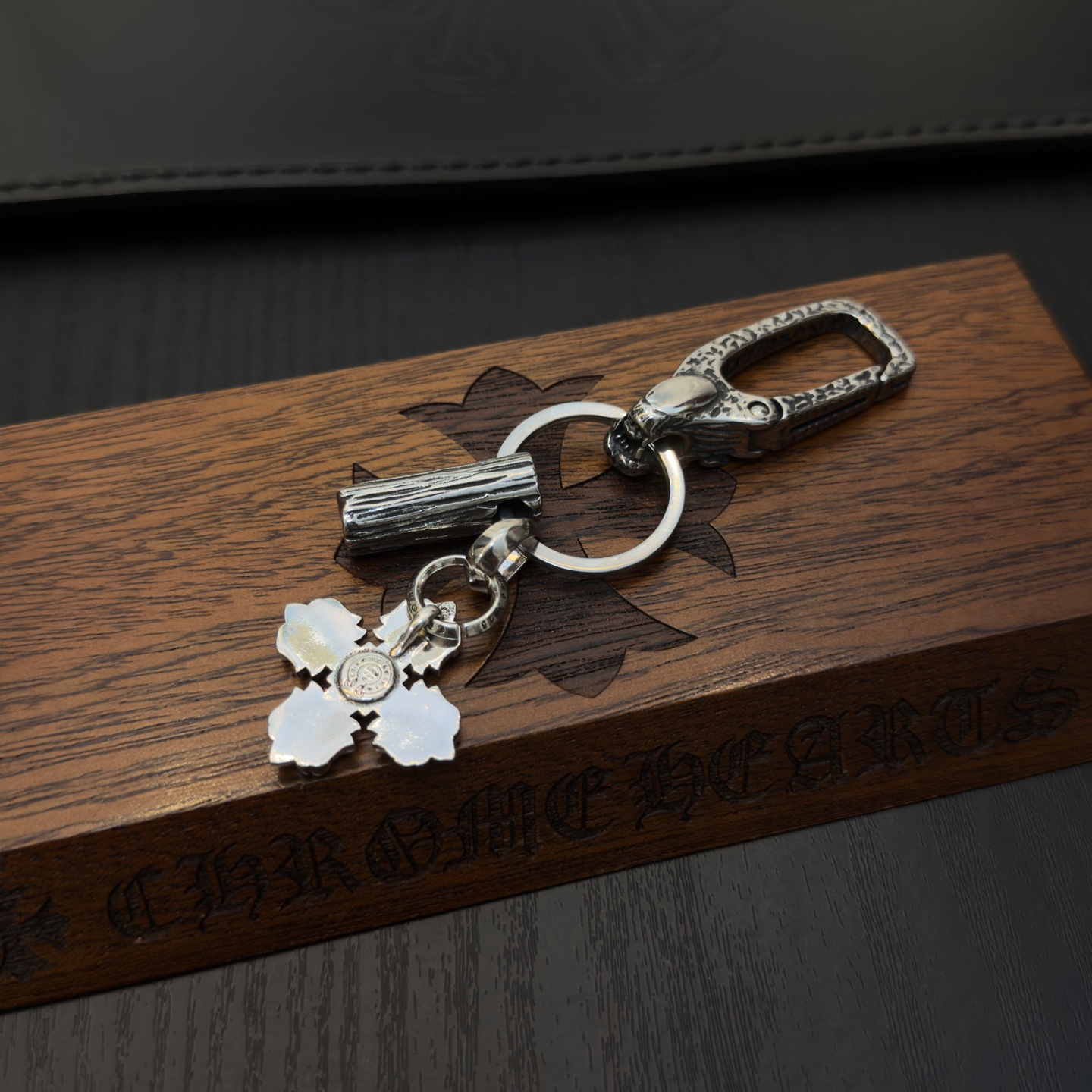 Chrome Hearts ❤️ 克罗心火焰十字架钥匙扣 大龙虾扣 雕刻工艺 精工品质 纯手工打造 ～正