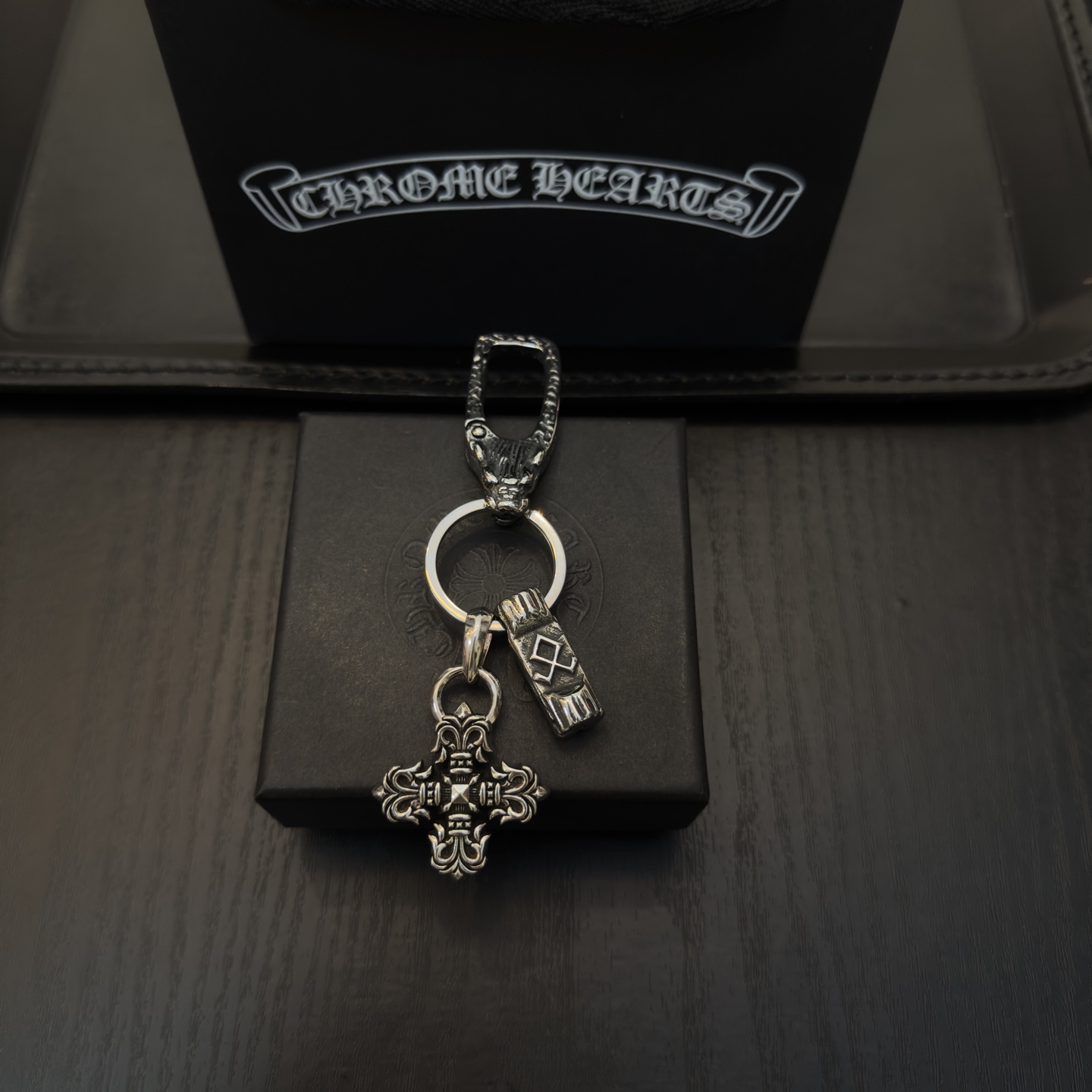 Chrome Hearts ❤️ 克罗心火焰十字架钥匙扣 大龙虾扣 雕刻工艺 精工品质 纯手工打造 ～正