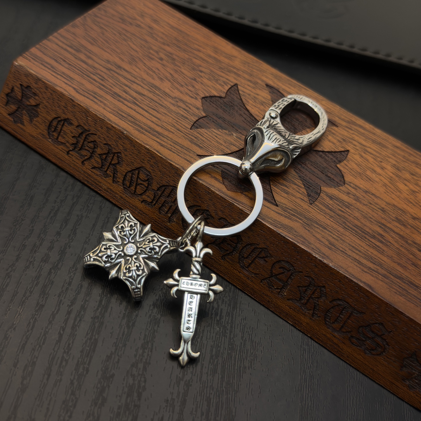 Chrome Hearts ❤️ 克罗心十字架钥匙扣 大龙虾扣 雕刻工艺 精工品质 纯手工打造 ～正品开