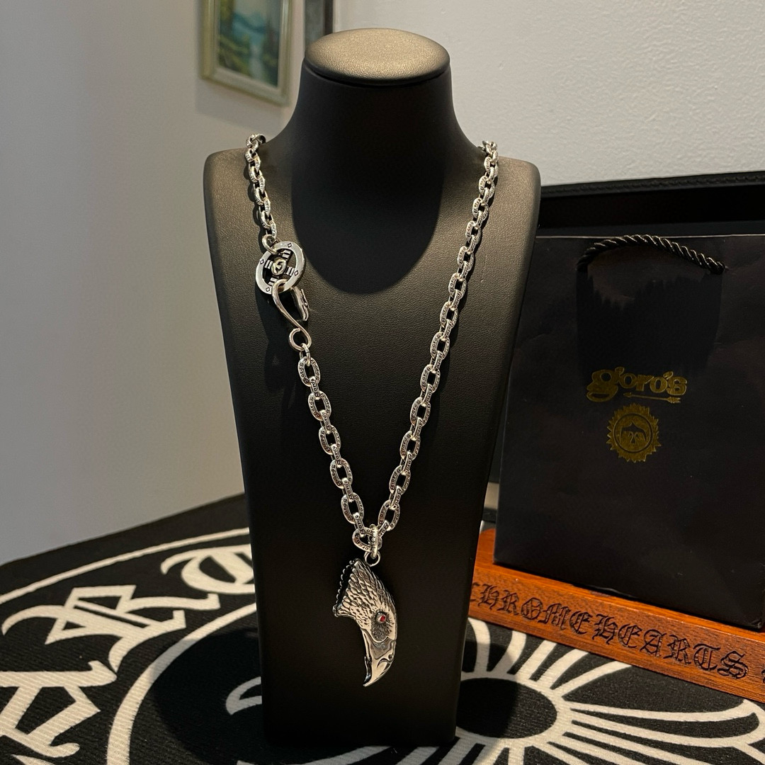 NO:380834,[New Products are on the Shelves] Goro’s Takahashi Goro Eagle Beak Pendant, Takahashi Classic Necklace, Top Version, Accepted Exclusive Shooting, Focus on the High-end Market, Kuaishou/ins/Xiaohongshu popular models, absolutely different from ordinary versions!  The details of the picture product are consistent with ZP!  Original production process, precision quality, purely handmade, authentic model opening, fashion essentials, both men and women can wear, same couple style, rock punk silver style, retro elements, trendy and versatile, same style on the official website, fine jewelry, necklace19860909批【新品上架】Goro’s高桥吾郎鹰嘴吊坠,高桥经典项链,顶级版本,认准独家拍摄,主攻高端市场 ,快手/ins/小红书热门款,绝对区别普通版本！图片产品细节与ZP一致！原版制作工艺 精工品质 纯手工打造 ～正品开模潮流时尚必备 男女均可佩戴 情侣款同款 摇滚朋克泰银风格 复古元素 潮流百搭 官网同款,饰品精品,necklace,Jewelry