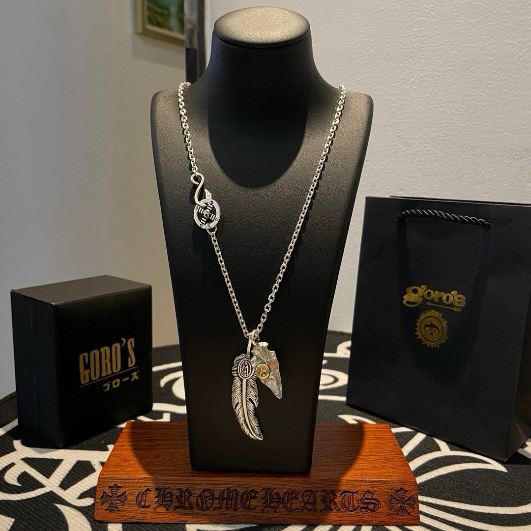 NO:382006,[New Products are on the Shelves] Goro’s Takahashi Goro Feather Pointed Gold Spearhead Pendant, Takahashi Classic Necklace, Top Version, Accepted Exclusive Shooting, Focus on the High-end Market, Kuaishou/ins/Xiaohongshu Hot Model, absolutely different from the ordinary version!  The details of the picture product are consistent with ZP!  Original production process, precision quality, purely handmade, authentic model opening, fashion essentials, both men and women can wear, same couple style, rock punk silver style, retro elements, trendy and versatile, same style on the official website, fine jewelry, necklace19860909批【新品上架】Goro’s高桥吾郎羽毛点金矛头吊坠,高桥经典项链,顶级版本,认准独家拍摄,主攻高端市场 ,快手/ins/小红书热门款,绝对区别普通版本！图片产品细节与ZP一致！原版制作工艺 精工品质 纯手工打造 ～正品开模潮流时尚必备 男女均可佩戴 情侣款同款 摇滚朋克泰银风格 复古元素 潮流百搭 官网同款,饰品精品,necklace,Jewelry