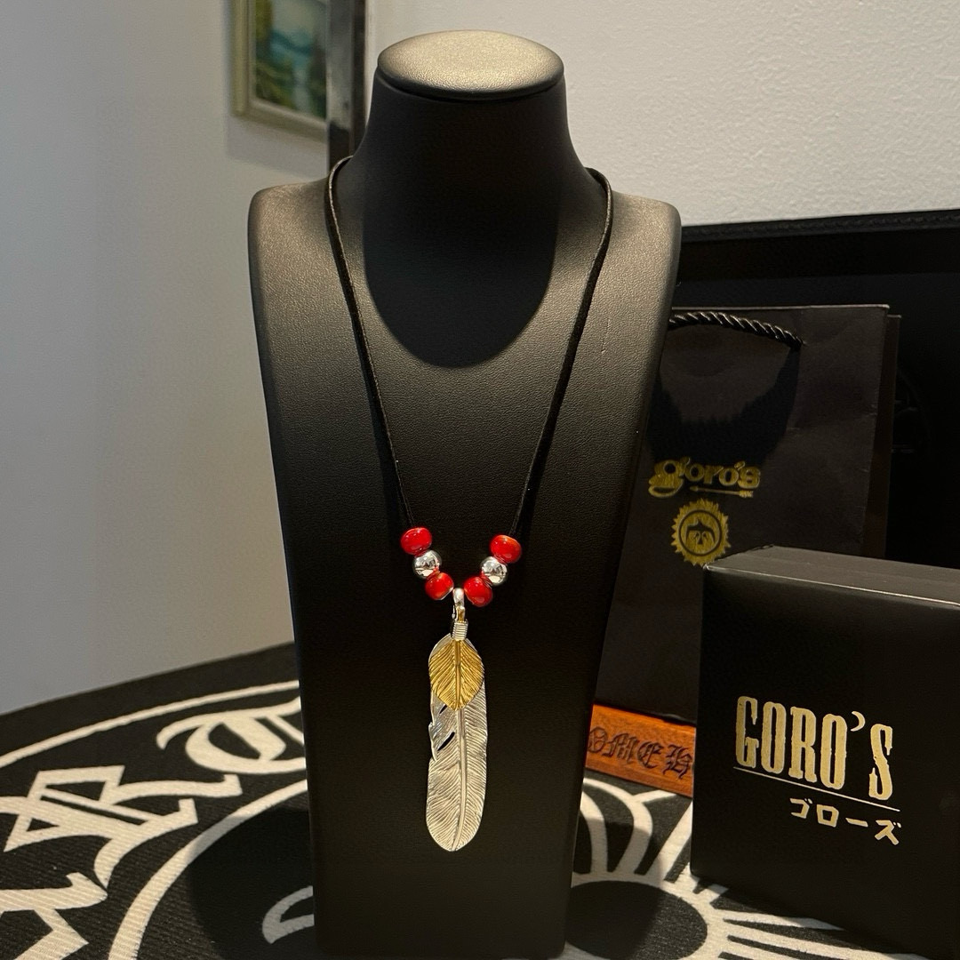 NO:382029,[New Products are on the Shelves] Goro’s Takahashi Goro’s Gold Feather Pendant, Takahashi Classic Leather Rope Glass Bead Necklace, Top Version, Accepted Exclusive Shooting, Mainly Focused on the High-end Market, Kuaishou/ins/Xiaohongshu Hot Style, absolutely different from the ordinary version!  The details of the picture product are consistent with ZP!  Original production process, precision quality, purely handmade, authentic model opening, fashion essentials, both men and women can wear, same couple style, rock punk silver style, retro elements, trendy and versatile, same style on the official website, fine jewelry, necklace19860909批【新品上架】Goro’s高桥吾郎上金羽毛吊坠,高桥经典皮绳琉璃珠项链,顶级版本,认准独家拍摄,主攻高端市场 ,快手/ins/小红书热门款,绝对区别普通版本！图片产品细节与ZP一致！原版制作工艺 精工品质 纯手工打造 ～正品开模潮流时尚必备 男女均可佩戴 情侣款同款 摇滚朋克泰银风格 复古元素 潮流百搭 官网同款,饰品精品,necklace,Jewelry