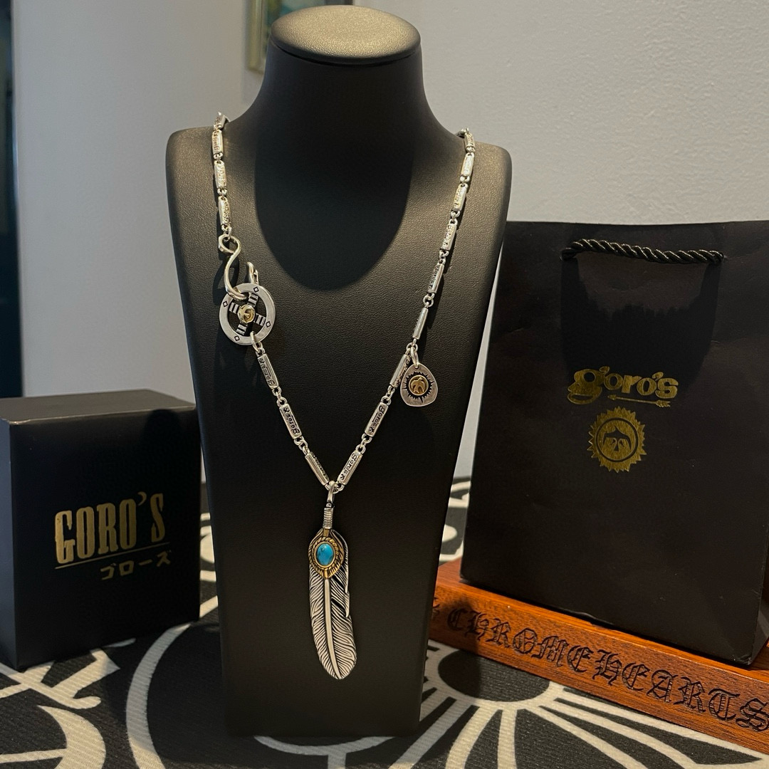 NO:382003,[New Products are on the Shelves] Goro’s Takahashi Goro’s pineapple feather pendant, Takahashi bamboo necklace, top version, recognized exclusive shots, focusing on the high-end market, Kuaishou/ins/Xiaohongshu popular models, absolutely different from ordinary versions!  The details of the picture product are consistent with ZP!  Original production process, precision quality, purely handmade, authentic model opening, fashion essentials, both men and women can wear, same couple style, rock punk silver style, retro elements, trendy and versatile, same style on the official website, fine jewelry, necklace19860909批【新品上架】Goro’s高桥吾郎松石羽毛吊坠,高桥竹节项链,顶级版本,认准独家拍摄,主攻高端市场 ,快手/ins/小红书热门款,绝对区别普通版本！图片产品细节与ZP一致！原版制作工艺 精工品质 纯手工打造 ～正品开模潮流时尚必备 男女均可佩戴 情侣款同款 摇滚朋克泰银风格 复古元素 潮流百搭 官网同款,饰品精品,necklace,Jewelry