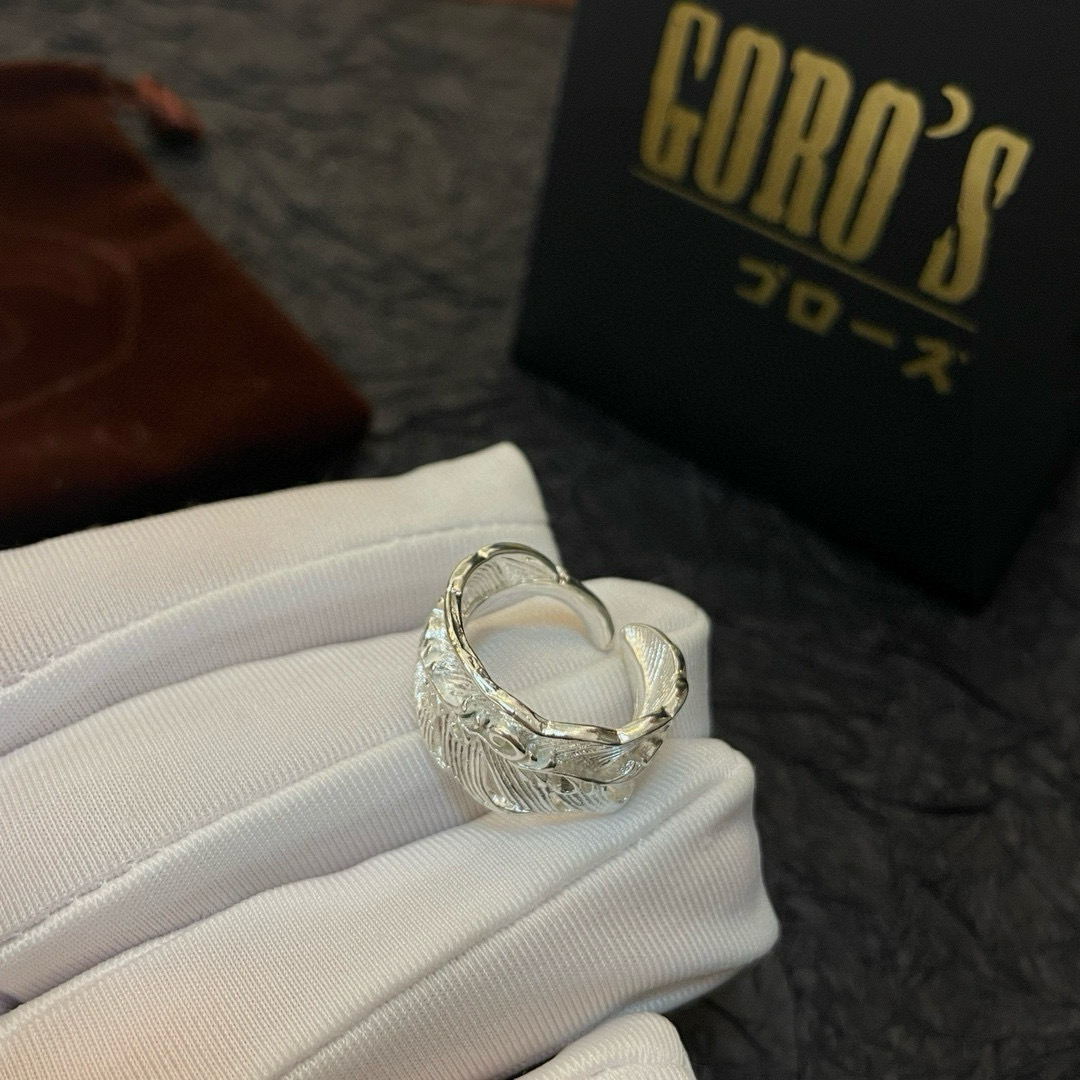 NO:382017,[New Products are on the Shelves] Goro Takahashi Goro retro stylized silver feather opening ring, top version, accurate exclusive shooting, focus on the high-end market, absolutely different from the ordinary version!  The details of the picture product are consistent with ZP!  Original production process, precision quality, purely handmade, authentic model opening, fashion essential, both men and women can wear, same couple style, rock punk silver style, retro elements, trendy and versatile, same style on the official website, fine jewelry, ring19860909批【新品上架】Goro’s高桥吾郎复古全素银羽毛开口戒指,顶级版本 认准独家拍摄 主攻高端市场 绝对区别普通版本！图片产品细节与ZP一致！原版制作工艺 精工品质 纯手工打造 ～正品开模潮流时尚必备 男女均可佩戴 情侣款同款 摇滚朋克泰银风格 复古元素 潮流百搭 官网同款,饰品精品,ring,Jewelry