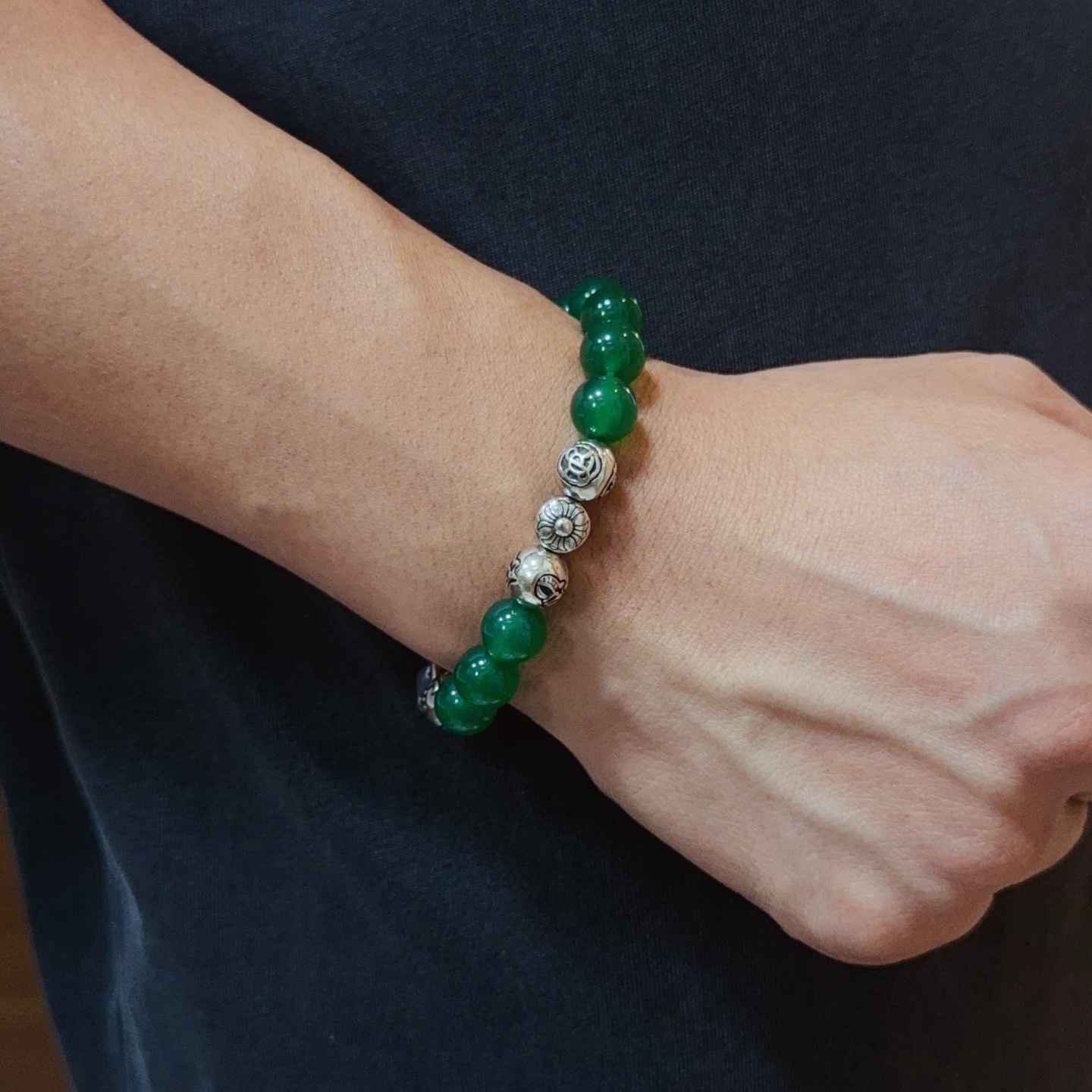 NO:385225,New [Counter Quality] Chrome Hearts Croxin Classic retro multi-element bracelet bracelets, different pattern design styles with different concave and convex shapes, presenting uniqueness. Cross Scout flowers are Croxin's ambitions, so they last longer. Genuine version of Chrome Hearts Croxin, differentiating the market ordinary light version, matching the quality, looking at the details of the letter printing, retro old gray oxygen level. Seiko version!  !  !  Pure handmade ~ Authentic model opening must-have fashion and fashion, both men and women can wear it, same style for couples, original official website, rock punk style silver style, retro elements, trendy and versatile!  , jewelry boutique, chrome hearts, chrome hearts, bracelet19860909新款【专柜品质】Chrome Hearts克罗心 经典复古多元素手链手串,凹凸造型不同的花纹设计风格 呈现出与众不同 十字架 童军花是克罗心的志 所以更经久不衰 正品打版Chrome Hearts克罗心 区别市场普通轻版 对版对标品质 看字印细节 复古做旧灰氧程度.精工版本！！！ 纯手工打造 ～正品开模潮流时尚必备 男女均可佩戴 情侣同款 官网原版 摇滚朋克泰银风格 复古元素 潮流百搭！,饰品精品,chrome hearts,chrome hearts,bracelet,Jewelry