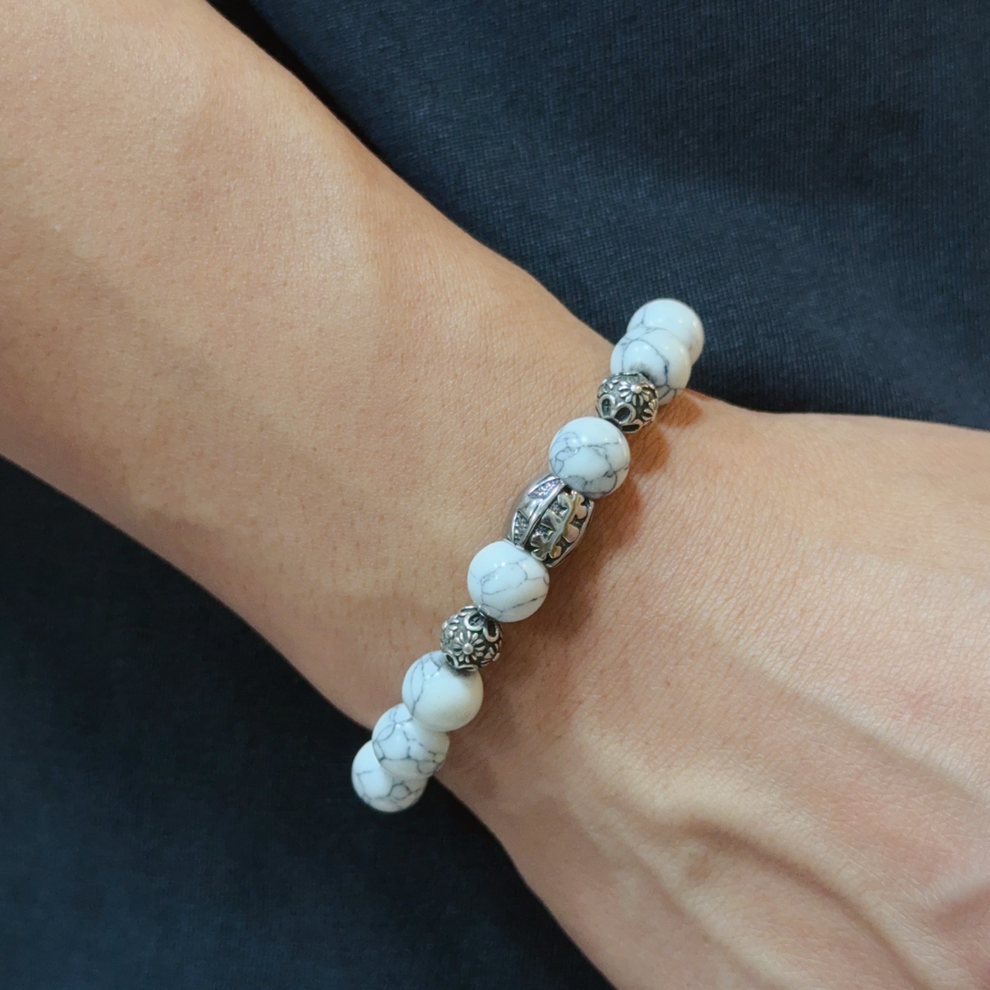 NO:385237,New [Counter Quality] Chrome Hearts Croxin Classic retro multi-element bracelet bracelets, different pattern design styles with different concave and convex shapes, presenting uniqueness. Cross Scout flowers are Croxin's ambitions, so they last longer. Genuine version of Chrome Hearts Croxin, differentiating the market ordinary light version, matching the quality, looking at the details of the letter printing, retro old gray oxygen level. Seiko version!  !  !  Pure handmade ~ Authentic model opening must-have fashion and fashion, both men and women can wear it, same style for couples, original official website, rock punk style silver style, retro elements, trendy and versatile!  , jewelry boutique, chrome hearts, chrome hearts, bracelet19860909新款【专柜品质】Chrome Hearts克罗心 经典复古多元素手链手串,凹凸造型不同的花纹设计风格 呈现出与众不同 十字架 童军花是克罗心的志 所以更经久不衰 正品打版Chrome Hearts克罗心 区别市场普通轻版 对版对标品质 看字印细节 复古做旧灰氧程度.精工版本！！！ 纯手工打造 ～正品开模潮流时尚必备 男女均可佩戴 情侣同款 官网原版 摇滚朋克泰银风格 复古元素 潮流百搭！,饰品精品,chrome hearts,chrome hearts,bracelet,Jewelry