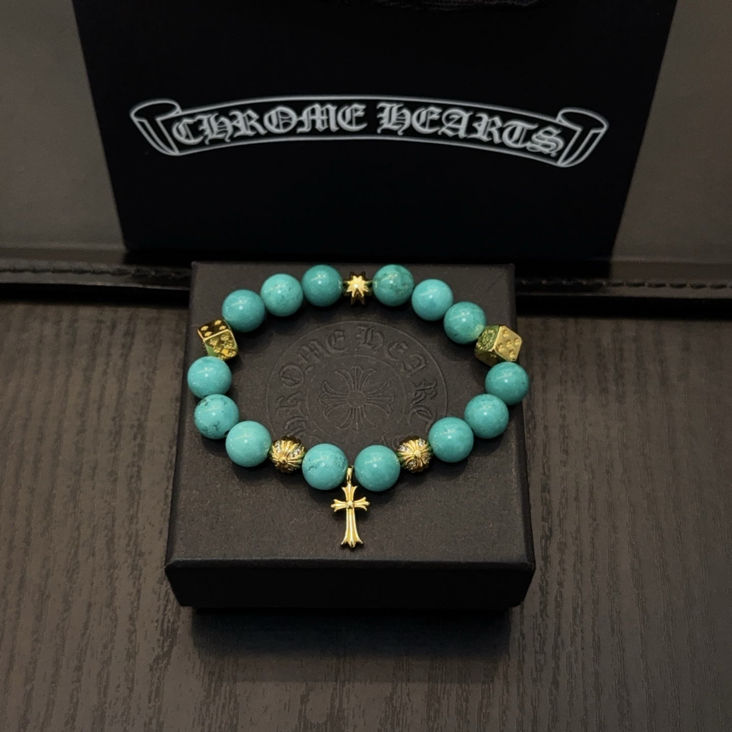 NO:533480,New [Counter Quality] Chrome Hearts Croxin Classic retro multi-element bracelet bracelets, different pattern design styles with different concave and convex shapes, presenting uniqueness. Cross Scout flowers are Croxin's ambitions, so they last longer. Genuine version of Chrome Hearts Croxin, differentiating the market ordinary light version, matching the quality, looking at the details of the letter printing, retro old gray oxygen level. Seiko version!  !  !  Pure handmade ~ Authentic model opening must-have fashion and fashion, both men and women can wear it, same style for couples, original official website, rock punk style silver style, retro elements, trendy and versatile!  , jewelry boutique, chrome hearts, chrome hearts, bracelet19860909新款【专柜品质】Chrome Hearts克罗心 经典复古多元素手链手串,凹凸造型不同的花纹设计风格 呈现出与众不同 十字架 童军花是克罗心的志 所以更经久不衰 正品打版Chrome Hearts克罗心 区别市场普通轻版 对版对标品质 看字印细节 复古做旧灰氧程度.精工版本！！！ 纯手工打造 ～正品开模潮流时尚必备 男女均可佩戴 情侣同款 官网原版 摇滚朋克泰银风格 复古元素 潮流百搭！,饰品精品,chrome hearts,chrome hearts,bracelet,Jewelry