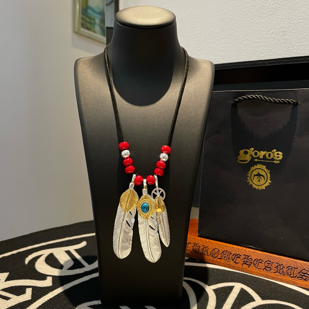 NO:543062,[New Products are on the Shelves] Goro’s Takahashi Goro Leather Rope Glass Feather Pendant, Top Version, Accepted Exclusive Shooting, Focus on the High-end Market, Kuaishou/ins/Xiaohongshu Hot Models, absolutely different from the ordinary version!  The details of the picture product are consistent with ZP!  Original production process, precision quality, purely handmade, authentic model opening, fashion essentials, both men and women can wear, same couple style, rock punk silver style, retro elements, trendy and versatile, same style on the official website, fine jewelry19860909批【新品上架】Goro’s高桥吾郎皮绳琉璃羽毛吊坠,顶级版本,认准独家拍摄,主攻高端市场 ,快手/ins/小红书热门款,绝对区别普通版本！图片产品细节与ZP一致！原版制作工艺 精工品质 纯手工打造 ～正品开模潮流时尚必备 男女均可佩戴 情侣款同款 摇滚朋克泰银风格 复古元素 潮流百搭 官网同款,饰品精品,Jewelry