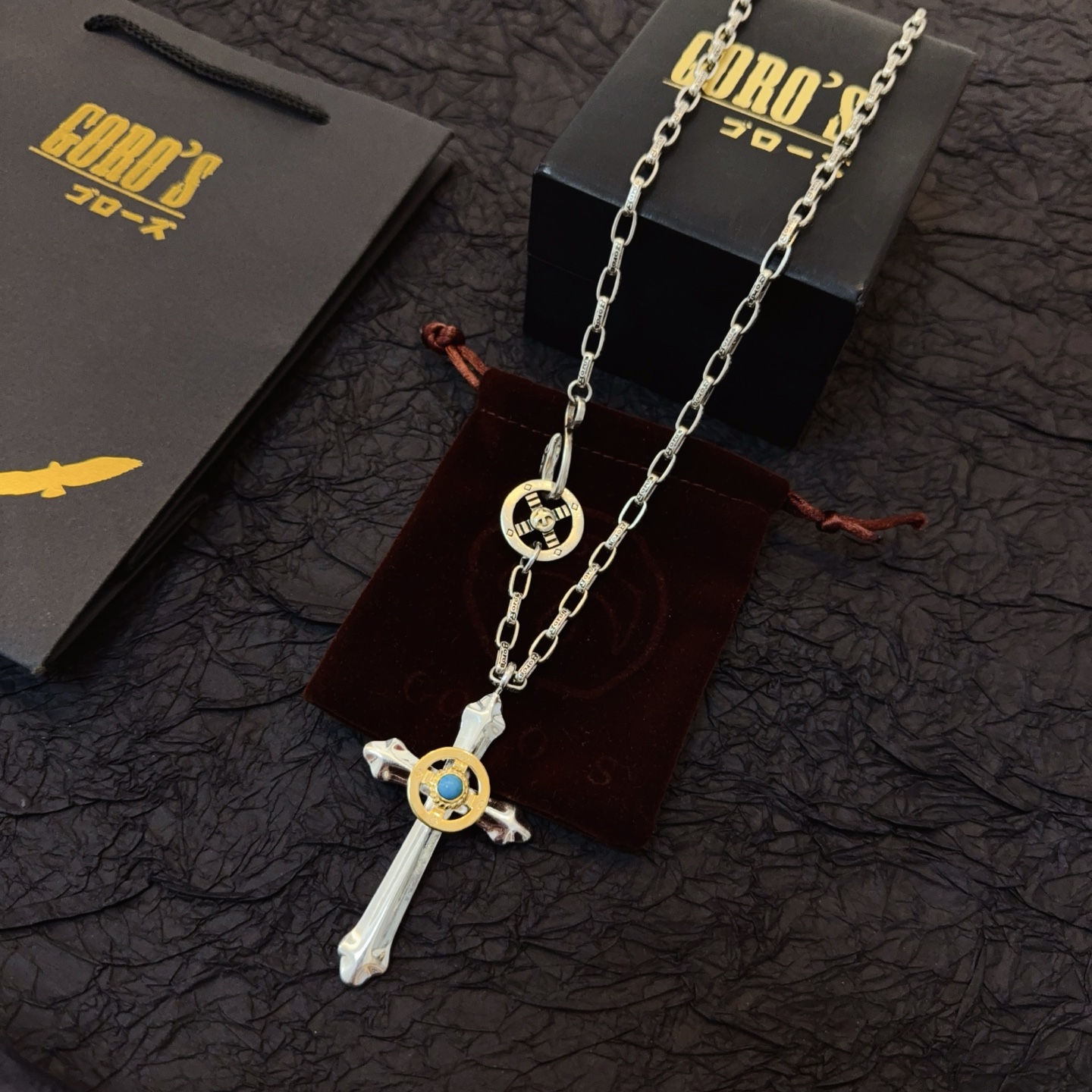 NO:543079,[New product on the shelves] Goro’s Goro Takahashi turquoise cross necklace, top version, exclusive photo shoot, focusing on the high-end market, popular model on Kuaishou/ins/Xiaohongshu, absolutely different from the ordinary version!  The product details in the pictures are consistent with ZP!  Original production process, exquisite quality, purely handmade ~ Authentic mold opening, trendy and fashionable must-have, can be worn by both men and women, same style for couples, rock punk Thai silver style, retro elements, trendy and versatile, same style as the official website, fine jewelry, necklace19860909【新品上架】Goro’s高桥吾郎松石十字架项链,顶级版本,认准独家拍摄,主攻高端市场 ,快手/ins/小红书热门款,绝对区别普通版本！图片产品细节与ZP一致！原版制作工艺 精工品质 纯手工打造 ～正品开模潮流时尚必备 男女均可佩戴 情侣款同款 摇滚朋克泰银风格 复古元素 潮流百搭 官网同款,饰品精品,necklace,Jewelry