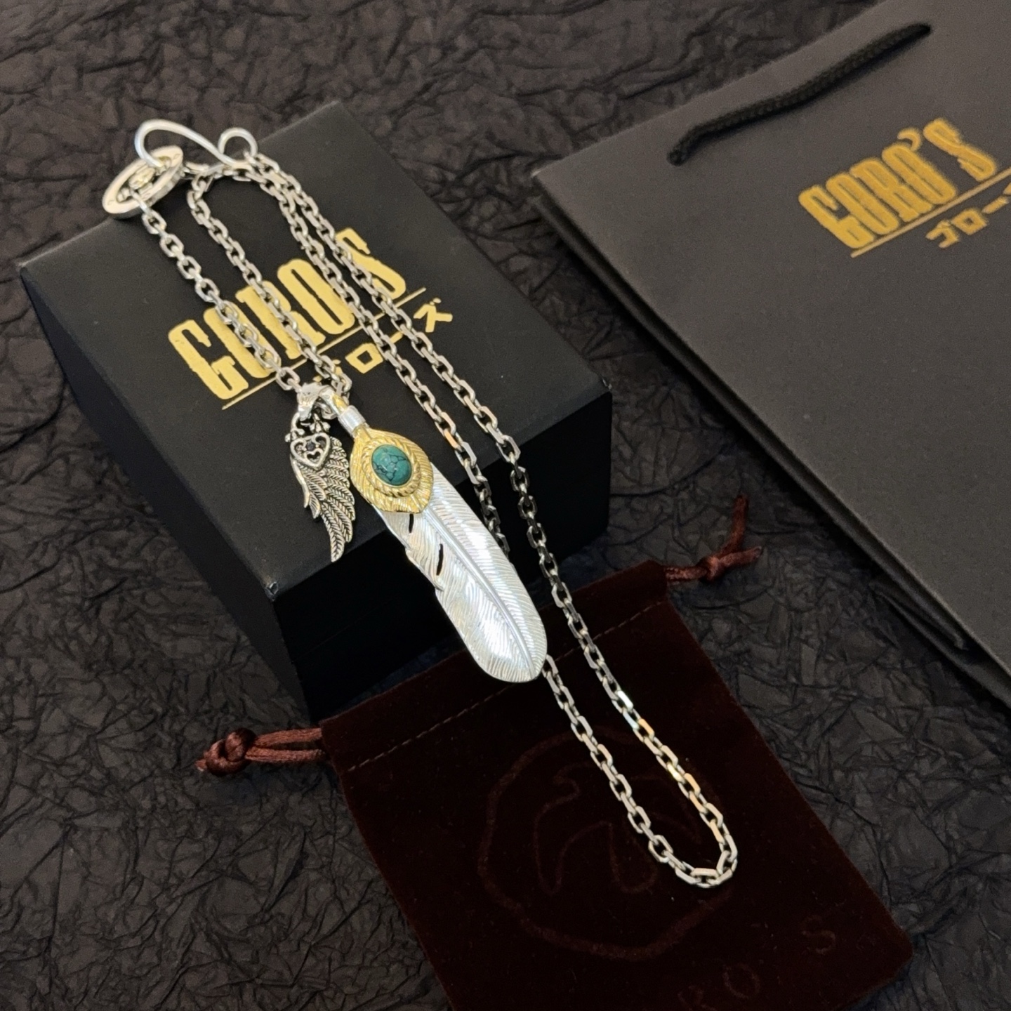 NO:543107,[New Products are on the Shelves] Goro Takahashi Goro Matsusuke Feather Necklace, top version, recognized exclusive shooting, focusing on the high-end market, Kuaishou/ins/Xiaohongshu popular models, absolutely different from ordinary versions!  The details of the picture product are consistent with ZP!  Original production process, precision quality, purely handmade, authentic model opening, fashion essentials, both men and women can wear, same couple style, rock punk silver style, retro elements, trendy and versatile, same style on the official website, fine jewelry, necklace19860909【新品上架】Goro’s高桥吾郎松松石羽毛项链,顶级版本,认准独家拍摄,主攻高端市场 ,快手/ins/小红书热门款,绝对区别普通版本！图片产品细节与ZP一致！原版制作工艺 精工品质 纯手工打造 ～正品开模潮流时尚必备 男女均可佩戴 情侣款同款 摇滚朋克泰银风格 复古元素 潮流百搭 官网同款,饰品精品,necklace,Jewelry