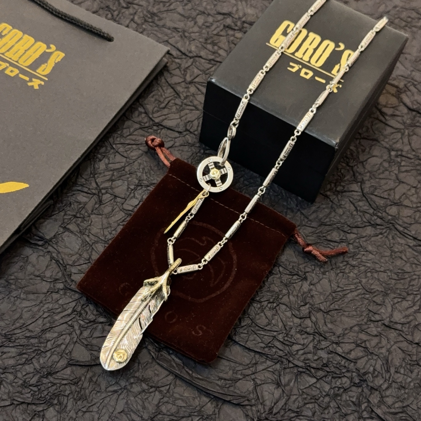 NO:543083,[New product on the shelves] Goro’s Goro Takahashi Eagle Claw Feather Necklace, the top version, be sure to take exclusive photos, focus on the high-end market, a popular model on Kuaishou/ins/Xiaohongshu, absolutely different from the ordinary version!  The product details in the pictures are consistent with ZP!  Original production process, exquisite quality, purely handmade ~ Authentic mold opening, trendy and fashionable must-have, can be worn by both men and women, same style for couples, rock punk Thai silver style, retro elements, trendy and versatile, same style as the official website, fine jewelry, necklace19860909【新品上架】Goro’s高桥吾郎鹰爪羽毛项链,顶级版本,认准独家拍摄,主攻高端市场 ,快手/ins/小红书热门款,绝对区别普通版本！图片产品细节与ZP一致！原版制作工艺 精工品质 纯手工打造 ～正品开模潮流时尚必备 男女均可佩戴 情侣款同款 摇滚朋克泰银风格 复古元素 潮流百搭 官网同款,饰品精品,necklace,Jewelry
