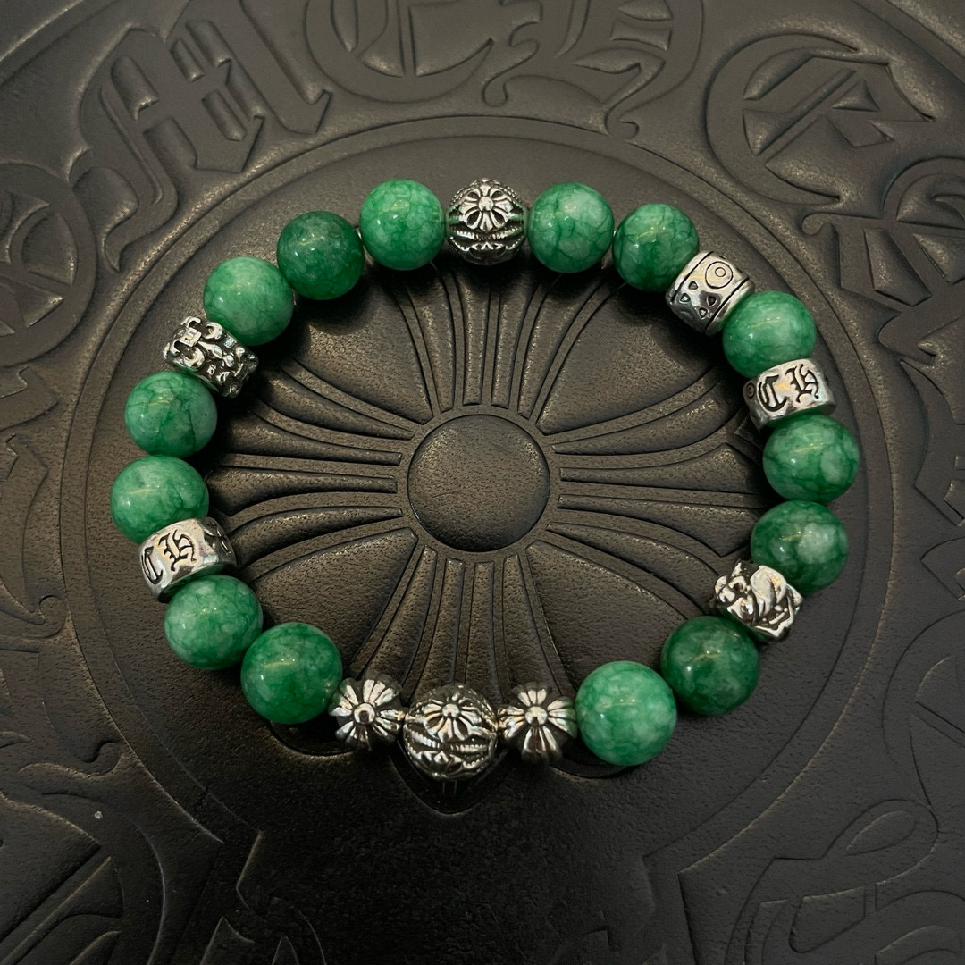 NO:556596,Batch of new [counter quality] Chrome Hearts classic retro multi-element bracelet, popular on Kuaishou/ins/Xiaohongshu, the different concave and convex shapes of the pattern design style are unique. The cross scout flower is the symbol of Chrome Hearts, so it is more durable. Genuine pattern-printing Chrome Hearts distinguishes the ordinary light version in the market. Match the version and standard quality. Look at the printing details. The degree of retro gray oxidation. Seiko version!  , jewelry boutique, chrome hearts, chrome hearts, bracelet19860909批 新款【专柜品质】Chrome Hearts克罗心 经典复古多元素手串手链 ,快手/ins/小红书热门,凹凸造型不同的花纹设计风格呈现出与众不同 十字架童军花是克罗心的标志 所以更经久不衰 正品打版Chrome Hearts克罗心 区别市场普通轻版 对版对标品质 看字印细节 复古做旧灰氧程度.精工版本！,饰品精品,chrome hearts,chrome hearts,bracelet,Jewelry