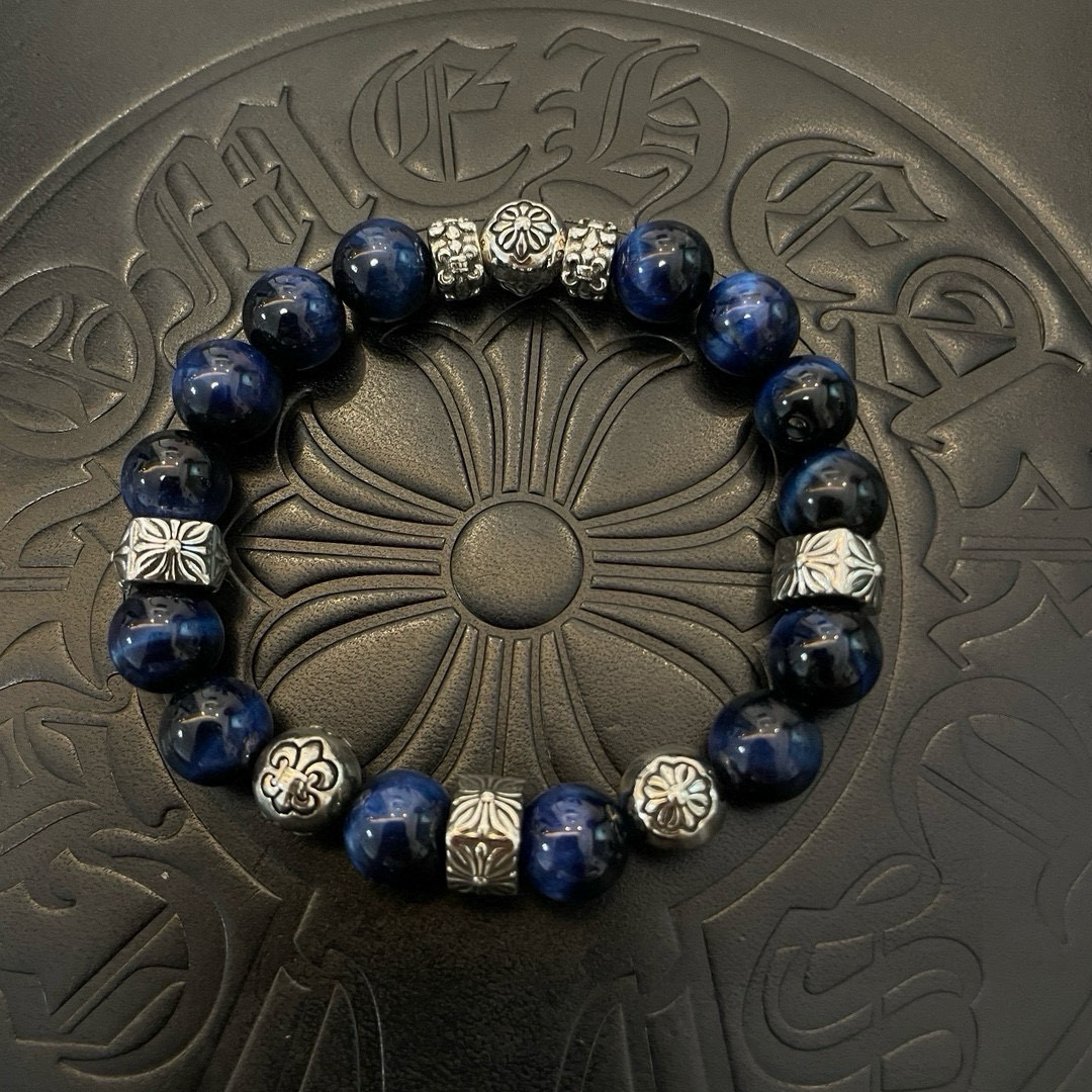NO:556523,Batch of new [counter quality] Chrome Hearts classic retro multi-element lapis lazuli bracelet, popular on Kuaishou/ins/Xiaohongshu, the different concave and convex shapes of the pattern design style are unique. The cross scout flower is the symbol of Chrome Hearts, so it is more durable. Genuine type-printing Chrome Hearts distinguishes the ordinary light version in the market. Match the version and standard quality. Look at the printing details. The degree of retro gray oxidation. Seiko version!  , jewelry boutique, chrome hearts, chrome hearts, bracelet19860909批 新款【专柜品质】Chrome Hearts克罗心 经典复古多元素青金石手串手链 ,快手/ins/小红书热门,凹凸造型不同的花纹设计风格呈现出与众不同 十字架童军花是克罗心的标志 所以更经久不衰 正品打版Chrome Hearts克罗心 区别市场普通轻版 对版对标品质 看字印细节 复古做旧灰氧程度.精工版本！,饰品精品,chrome hearts,chrome hearts,bracelet,Jewelry