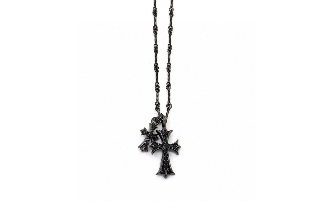 NO:556556,Chrome Hearts Special Double Cross Black Silver Material 925 adopts vacuum electroplating to retain color for a long time. The inlay method is the same. Different from the market version, it is a must-have for daily wear and looks good on the upper body: 55cm, fine jewelry, chrome hearts19860909克罗心 特别款双十字架黑银 材质925采用真空电镀保色时间持久 镶嵌方法都一致.区别市面版日常佩戴必备上身敲好看 :55cm,饰品精品,chrome hearts,Jewelry