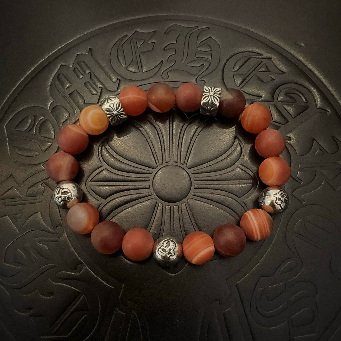 NO:556637,Batch of new [counter quality] Chrome Hearts classic retro multi-element bracelet, popular on Kuaishou/ins/Xiaohongshu, the different concave and convex shapes of the pattern design style are unique. The cross scout flower is the symbol of Chrome Hearts, so it is more durable. Genuine pattern-printing Chrome Hearts distinguishes the ordinary light version in the market. Match the version and standard quality. Look at the printing details. The degree of retro gray oxidation. Seiko version!  , jewelry boutique, chrome hearts, chrome hearts, bracelet19860909批 新款【专柜品质】Chrome Hearts克罗心 经典复古多元素手串手链 ,快手/ins/小红书热门,凹凸造型不同的花纹设计风格呈现出与众不同 十字架童军花是克罗心的标志 所以更经久不衰 正品打版Chrome Hearts克罗心 区别市场普通轻版 对版对标品质 看字印细节 复古做旧灰氧程度.精工版本！,饰品精品,chrome hearts,chrome hearts,bracelet,Jewelry