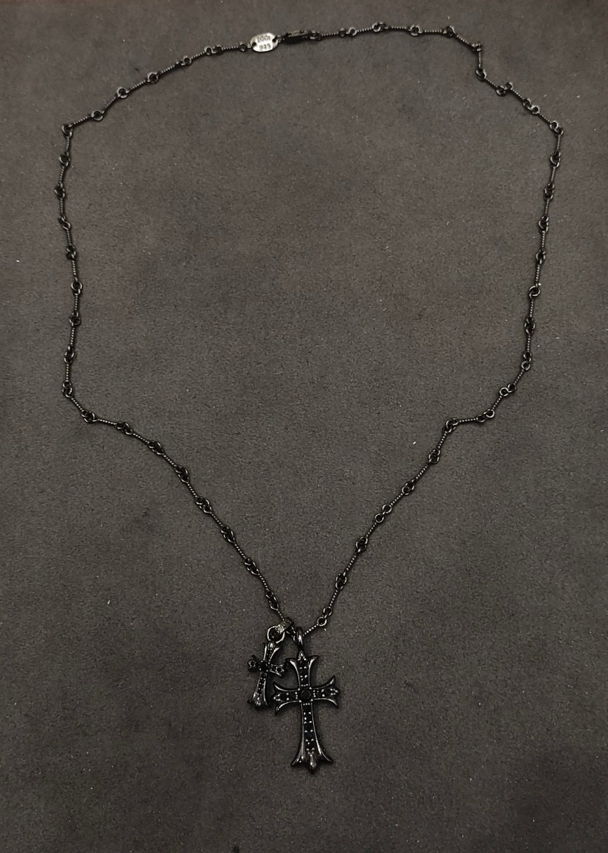 NO:556298,Chrome hearts black silver double cross necklace, electroplated black, using multi-layer vacuum plating, the upper body effect is very beautiful, hot-selling model, high cost performance, fine jewelry, chrome hearts, necklace19860909克罗心黑银双十字架项链 电镀黑 采用多层真空电镀  上身效果非常好看 热卖款 性价比超高,饰品精品,chrome hearts,necklace,Jewelry