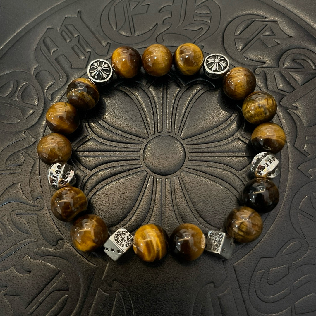 NO:556350,Batch of new [counter quality] Chrome Hearts classic retro multi-element tiger eye stone bracelet, popular on Kuaishou/ins/Xiaohongshu, the different concave and convex shapes of the pattern design style are unique. The cross scout flower is the symbol of Chrome Hearts, so it is more durable. Genuine type-printing Chrome Hearts distinguishes the ordinary light version in the market. Match the version and standard quality. Look at the printing details. The degree of retro gray oxidation. Seiko version!  , jewelry boutique, chrome hearts, chrome hearts, bracelet19860909批 新款【专柜品质】Chrome Hearts克罗心 经典复古多元素虎眼石手串手链 ,快手/ins/小红书热门,凹凸造型不同的花纹设计风格呈现出与众不同 十字架童军花是克罗心的标志 所以更经久不衰 正品打版Chrome Hearts克罗心 区别市场普通轻版 对版对标品质 看字印细节 复古做旧灰氧程度.精工版本！,饰品精品,chrome hearts,chrome hearts,bracelet,Jewelry