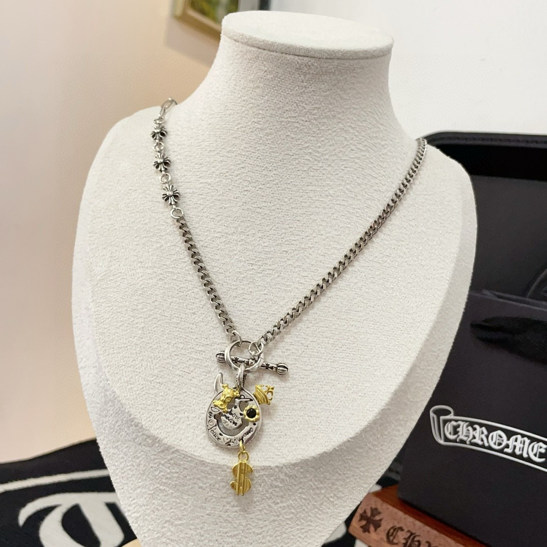 💰135 新款【专柜品质】Chrome Hearts克罗心十字架项链,凹凸造型不同的花纹设计风格呈现出与众不同 十字架童军花是克罗心的标志 所以更经久不衰 正品打版Chrome Hearts克罗心 区别市场普通轻版 对版对标品质 看字印细节 复古做旧灰氧程度.精工版本!