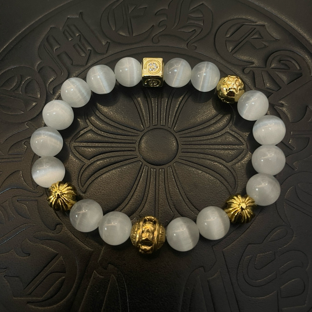 NO:557592,Batch of new [counter quality] Chrome Hearts classic retro multi-element bracelet, popular on Kuaishou/ins/Xiaohongshu, the different concave and convex shapes of the pattern design style are unique. The cross scout flower is the symbol of Chrome Hearts, so it is more durable. Genuine pattern-printing Chrome Hearts distinguishes the ordinary light version in the market. Match the version and standard quality. Look at the printing details. The degree of retro gray oxidation. Seiko version!  , jewelry boutique, chrome hearts, chrome hearts, bracelet19860909批 新款【专柜品质】Chrome Hearts克罗心 经典复古多元素手串手链 ,快手/ins/小红书热门,凹凸造型不同的花纹设计风格呈现出与众不同 十字架童军花是克罗心的标志 所以更经久不衰 正品打版Chrome Hearts克罗心 区别市场普通轻版 对版对标品质 看字印细节 复古做旧灰氧程度.精工版本！,饰品精品,chrome hearts,chrome hearts,bracelet,Jewelry