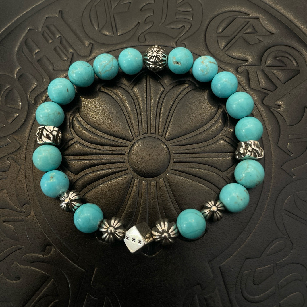 NO:557610,New [counter quality] Chrome Hearts classic retro multi-element blue turquoise bracelet, bracelet, concave and convex shapes with different pattern design styles, showing a distinctive cross. The Scout flower is the symbol of Chrome Hearts, so it is more durable. Genuine pattern-printed Chrome Hearts distinguishes the ordinary light version in the market. Match the version and benchmark quality. Look at the printing details. The degree of retro gray oxidation. Seiko version!  !  !  Purely handmade ~ Authentic open mold fashion essentials. Can be worn by both men and women. Same style for couples. Official website original. Rock punk Thai silver style. Retro elements. Trendy and versatile!  , jewelry boutique, chrome hearts, chrome hearts, bracelet19860909新款【专柜品质】Chrome Hearts克罗心 经典复古多元素蓝松石手链 手串,凹凸造型不同的花纹设计风格 呈现出与众不同 十字架 童军花是克罗心的志 所以更经久不衰 正品打版Chrome Hearts克罗心 区别市场普通轻版 对版对标品质 看字印细节 复古做旧灰氧程度.精工版本！！！ 纯手工打造 ～正品开模潮流时尚必备 男女均可佩戴 情侣同款 官网原版 摇滚朋克泰银风格 复古元素 潮流百搭！,饰品精品,chrome hearts,chrome hearts,bracelet,Jewelry