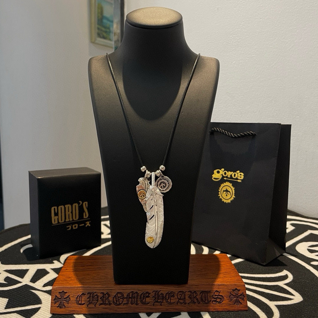 NO:557666,Batch of [new products on the shelves] Goro’s Goro Takahashi feather pendant, Takahashi’s classic leather rope necklace, top version, exclusive shooting, focusing on the high-end market, Kuaishou/ins/Xiaohongshu popular model, absolutely different from the ordinary version!  The product details in the pictures are consistent with ZP!  Original production process, exquisite quality, purely handmade ~ Authentic mold opening, trendy and fashionable must-have, can be worn by both men and women, same style for couples, rock punk Thai silver style, retro elements, trendy and versatile, same style as the official website, fine jewelry, necklace19860909批【新品上架】Goro’s高桥吾郎羽毛吊坠,高桥经典皮绳项链,顶级版本,认准独家拍摄,主攻高端市场 ,快手/ins/小红书热门款,绝对区别普通版本！图片产品细节与ZP一致！原版制作工艺 精工品质 纯手工打造 ～正品开模潮流时尚必备 男女均可佩戴 情侣款同款 摇滚朋克泰银风格 复古元素 潮流百搭 官网同款,饰品精品,necklace,Jewelry