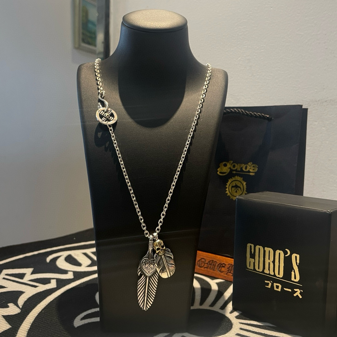 NO:581893,[New product on the shelves] Goro’s Goro Takahashi skull feather pendant, Takahashi’s classic necklace, top version, exclusive photo shoot, focusing on the high-end market, popular model on Kuaishou/ins/Xiaohongshu, absolutely different from the ordinary version!  The product details in the pictures are consistent with ZP!  Original production process, exquisite quality, purely handmade ~ Authentic mold opening, trendy and fashionable must-have, can be worn by both men and women, the same style for couples, rock punk Thai silver style, retro elements, trendy and versatile, the same style as the official website, boutique jewelry, necklace19860909【新品上架】Goro’s高桥吾郎骷髅头羽毛吊坠,高桥经典项链,顶级版本,认准独家拍摄,主攻高端市场 ,快手/ins/小红书热门款,绝对区别普通版本！图片产品细节与ZP一致！原版制作工艺 精工品质 纯手工打造 ～正品开模潮流时尚必备 男女均可佩戴 情侣款同款 摇滚朋克泰银风格 复古元素 潮流百搭 官网同款,饰品精品,necklace,Jewelry