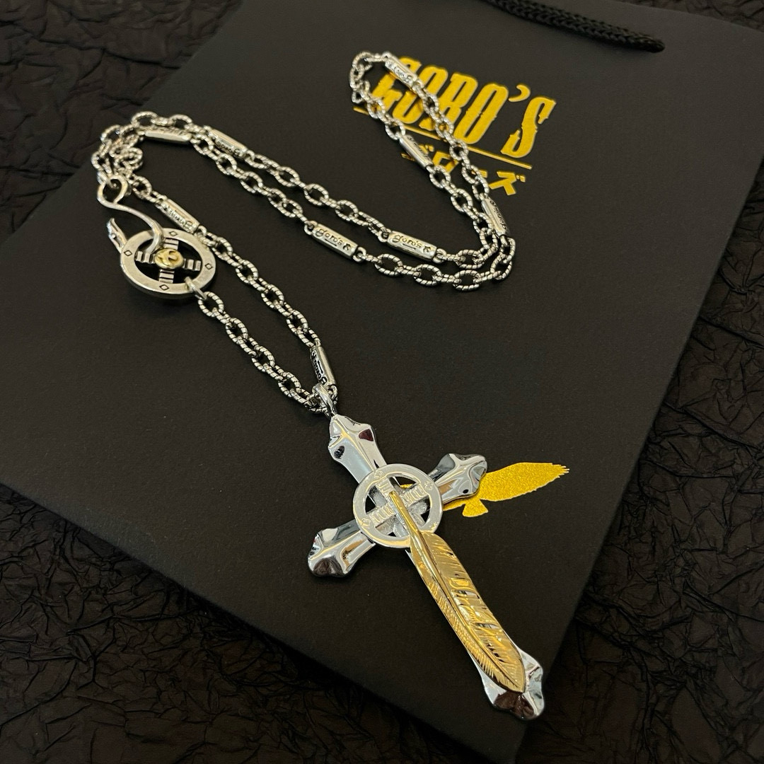 批💰150    【新品上架】Goro’s高桥吾郎金色羽毛十字架吊坠，高桥经典竹节项链，顶级版本，认准独家拍摄，主攻高端市场 ，快手/ins/小红书热门款，绝对区别普通版本！图片产品细节与ZP一致！原版制作工艺 精工品质 纯手工打造 ～正品开模💝潮流时尚必备 男女均可佩戴 情侣款同款 摇滚朋克泰银风格 复古元素 潮流百搭 官网同款❤️
