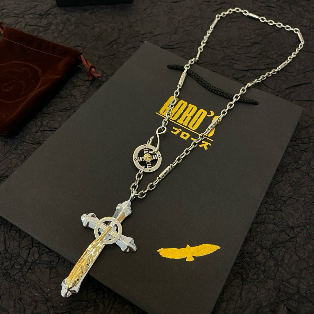 批💰150    【新品上架】Goro’s高桥吾郎金色羽毛十字架吊坠，高桥经典竹节项链，顶级版本，认准独家拍摄，主攻高端市场 ，快手/ins/小红书热门款，绝对区别普通版本！图片产品细节与ZP一致！原版制作工艺 精工品质 纯手工打造 ～正品开模💝潮流时尚必备 男女均可佩戴 情侣款同款 摇滚朋克泰银风格 复古元素 潮流百搭 官网同款❤️