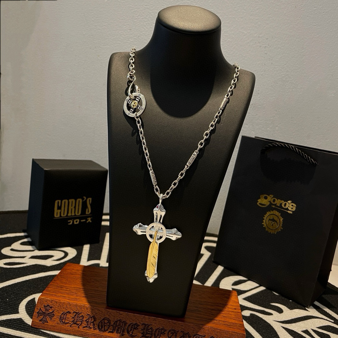 批💰150    【新品上架】Goro’s高桥吾郎金色羽毛十字架吊坠，高桥经典竹节项链，顶级版本，认准独家拍摄，主攻高端市场 ，快手/ins/小红书热门款，绝对区别普通版本！图片产品细节与ZP一致！原版制作工艺 精工品质 纯手工打造 ～正品开模💝潮流时尚必备 男女均可佩戴 情侣款同款 摇滚朋克泰银风格 复古元素 潮流百搭 官网同款❤️