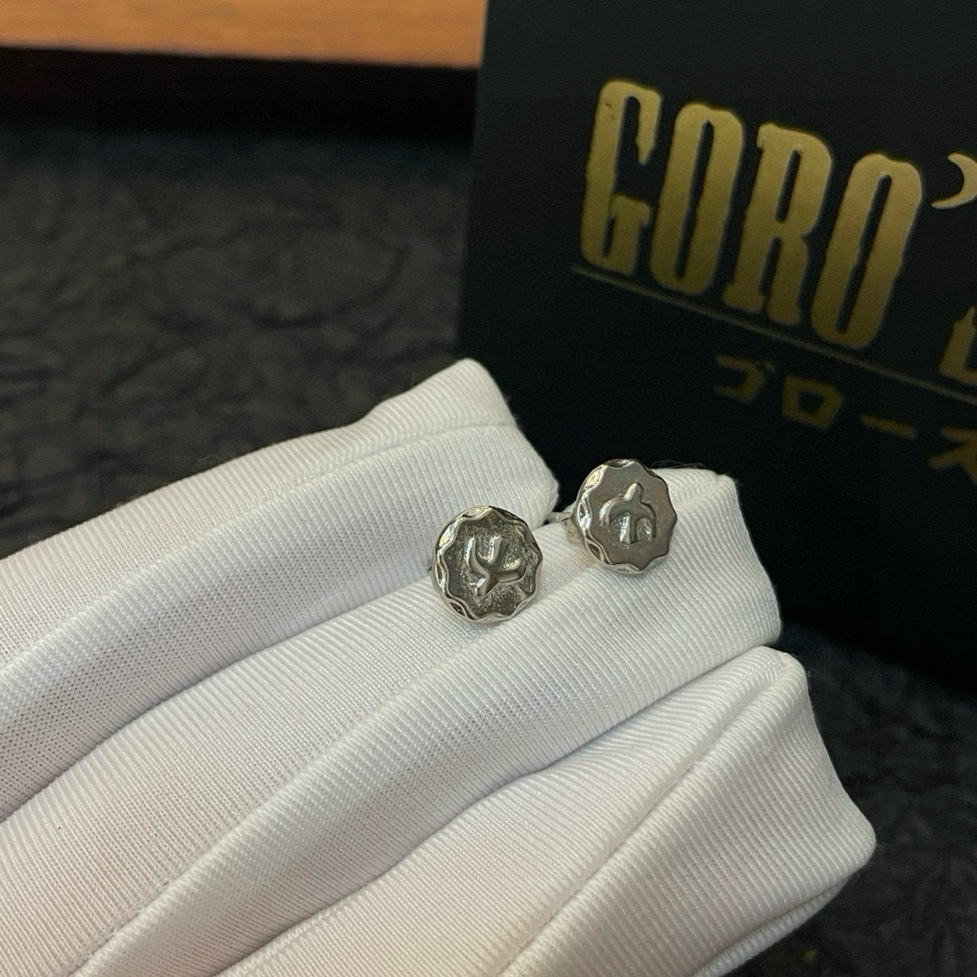 批💰85  【新品上架】Goro’s高桥吾郎复古点金飞鸟耳钉，顶级版本 认准独家拍摄 主攻高端市场 绝对区别普通版本！图片产品细节与ZP一致！原版制作工艺 精工品质 纯手工打造 ～正品开模💝潮流时尚必备 男女均可佩戴 情侣款同款 摇滚朋克泰银风格 复古元素 潮流百搭 官网同款❤️