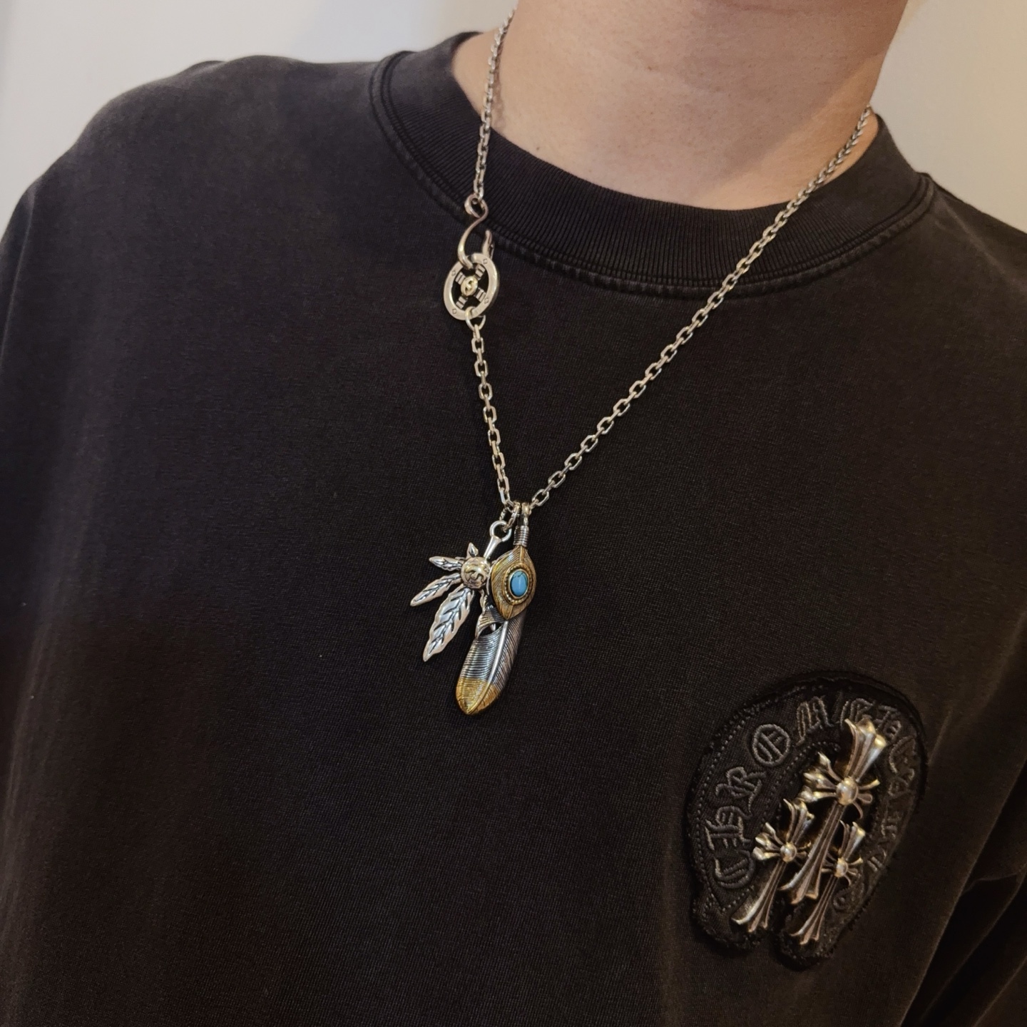 💰155 【新品上架】Goro’s高桥吾郎松石羽毛项链，顶级版本 认准独家拍摄 主攻高端市场 绝对区别普通版本！图片产品细节与ZP一致！原版制作工艺 精工品质 纯手工打造 ～正品开模💝潮流时尚必备 男女均可佩戴 情侣款同款 摇滚朋克泰银风格 复古元素 潮流百搭 官网同款❤️