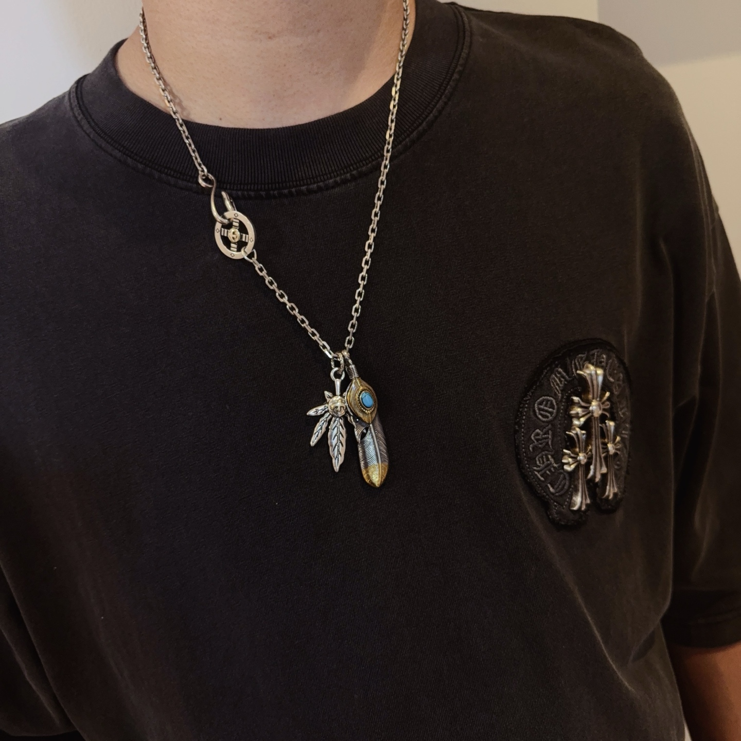 💰155 【新品上架】Goro’s高桥吾郎松石羽毛项链，顶级版本 认准独家拍摄 主攻高端市场 绝对区别普通版本！图片产品细节与ZP一致！原版制作工艺 精工品质 纯手工打造 ～正品开模💝潮流时尚必备 男女均可佩戴 情侣款同款 摇滚朋克泰银风格 复古元素 潮流百搭 官网同款❤️