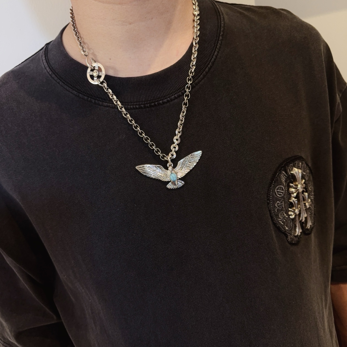 💰150    【新品上架】Goro’s高桥吾郎飞鹰项链，顶级版本，认准独家拍摄，主攻高端市场 ，快手/ins/小红书热门款，绝对区别普通版本！图片产品细节与ZP一致！原版制作工艺 精工品质 纯手工打造 ～正品开模💝潮流时尚必备 男女均可佩戴 情侣款同款 摇滚朋克泰银风格 复古元素 潮流百搭 官网同款❤️