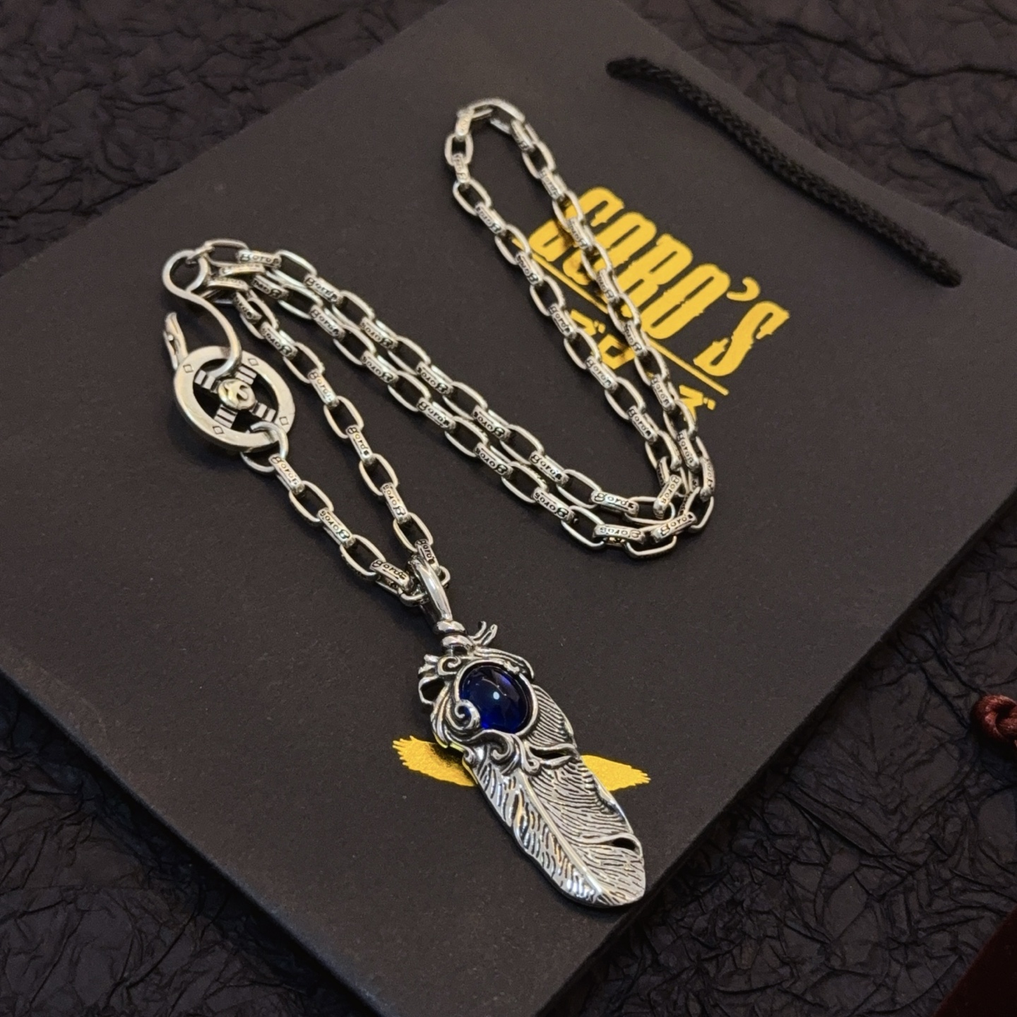 💰150  【新品上架】Goro’s高桥吾郎羽毛项链，顶级版本，认准独家拍摄，主攻高端市场 ，快手/ins/小红书热门款，绝对区别普通版本！图片产品细节与ZP一致！原版制作工艺 精工品质 纯手工打造 ～正品开模💝潮流时尚必备 男女均可佩戴 情侣款同款 摇滚朋克泰银风格 复古元素 潮流百搭 官网同款❤️