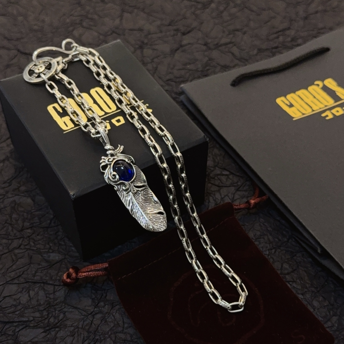 💰150  【新品上架】Goro’s高桥吾郎羽毛项链，顶级版本，认准独家拍摄，主攻高端市场 ，快手/ins/小红书热门款，绝对区别普通版本！图片产品细节与ZP一致！原版制作工艺 精工品质 纯手工打造 ～正品开模💝潮流时尚必备 男女均可佩戴 情侣款同款 摇滚朋克泰银风格 复古元素 潮流百搭 官网同款❤️