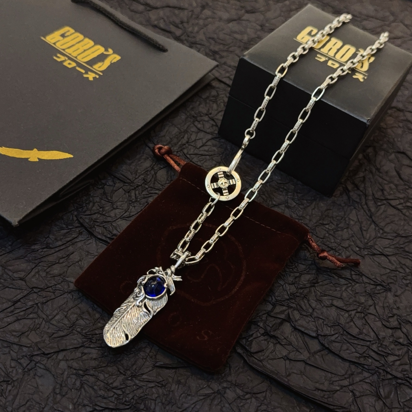 💰150  【新品上架】Goro’s高桥吾郎羽毛项链，顶级版本，认准独家拍摄，主攻高端市场 ，快手/ins/小红书热门款，绝对区别普通版本！图片产品细节与ZP一致！原版制作工艺 精工品质 纯手工打造 ～正品开模💝潮流时尚必备 男女均可佩戴 情侣款同款 摇滚朋克泰银风格 复古元素 潮流百搭 官网同款❤️