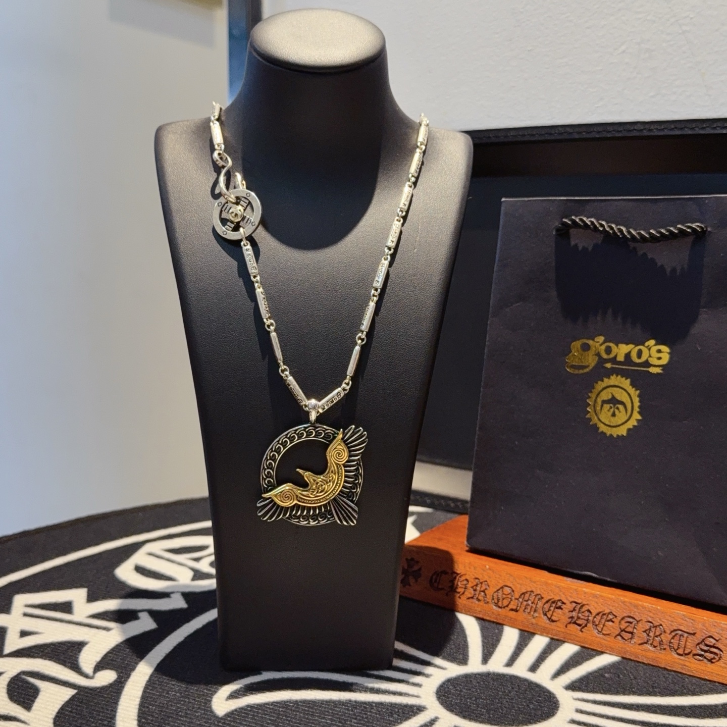 💰150   新品上架】Goro’s高桥吾郎飞鹰项链，顶级版本，认准独家拍摄，主攻高端市场 ，快手/ins/小红书热门款，绝对区别普通版本！图片产品细节与ZP一致！原版制作工艺 精工品质 纯手工打造 ～正品开模💝潮流时尚必备 男女均可佩戴 情侣款同款 摇滚朋克泰银风格 复古元素 潮流百搭 官网同款❤️