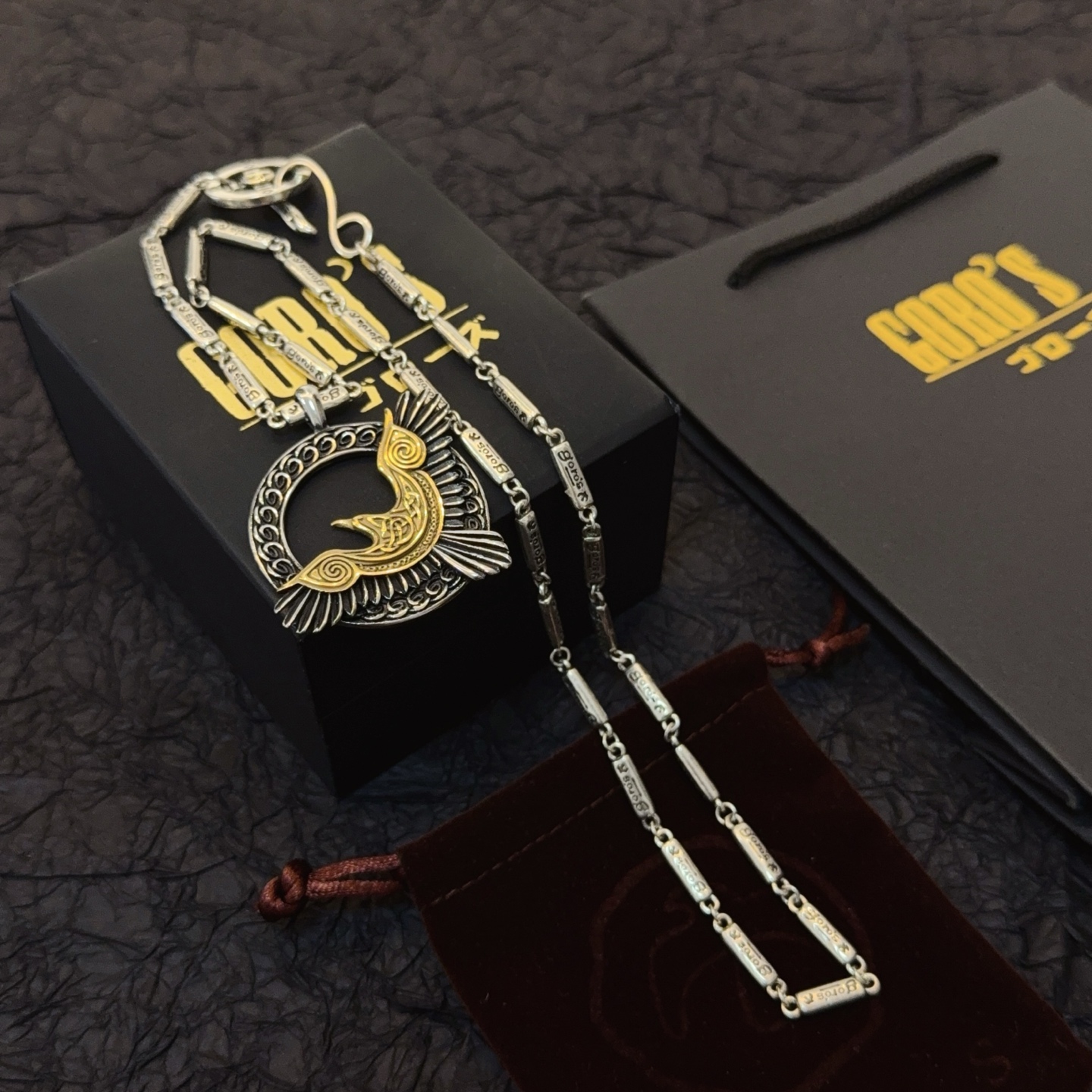 💰150   新品上架】Goro’s高桥吾郎飞鹰项链，顶级版本，认准独家拍摄，主攻高端市场 ，快手/ins/小红书热门款，绝对区别普通版本！图片产品细节与ZP一致！原版制作工艺 精工品质 纯手工打造 ～正品开模💝潮流时尚必备 男女均可佩戴 情侣款同款 摇滚朋克泰银风格 复古元素 潮流百搭 官网同款❤️