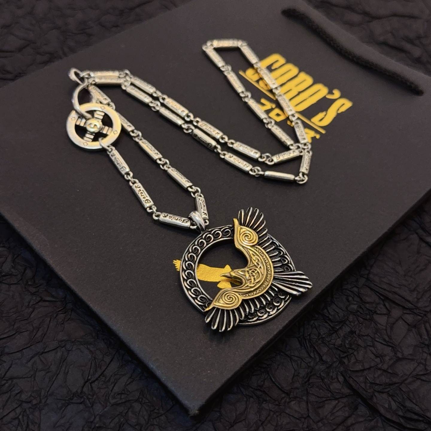 💰150   新品上架】Goro’s高桥吾郎飞鹰项链，顶级版本，认准独家拍摄，主攻高端市场 ，快手/ins/小红书热门款，绝对区别普通版本！图片产品细节与ZP一致！原版制作工艺 精工品质 纯手工打造 ～正品开模💝潮流时尚必备 男女均可佩戴 情侣款同款 摇滚朋克泰银风格 复古元素 潮流百搭 官网同款❤️