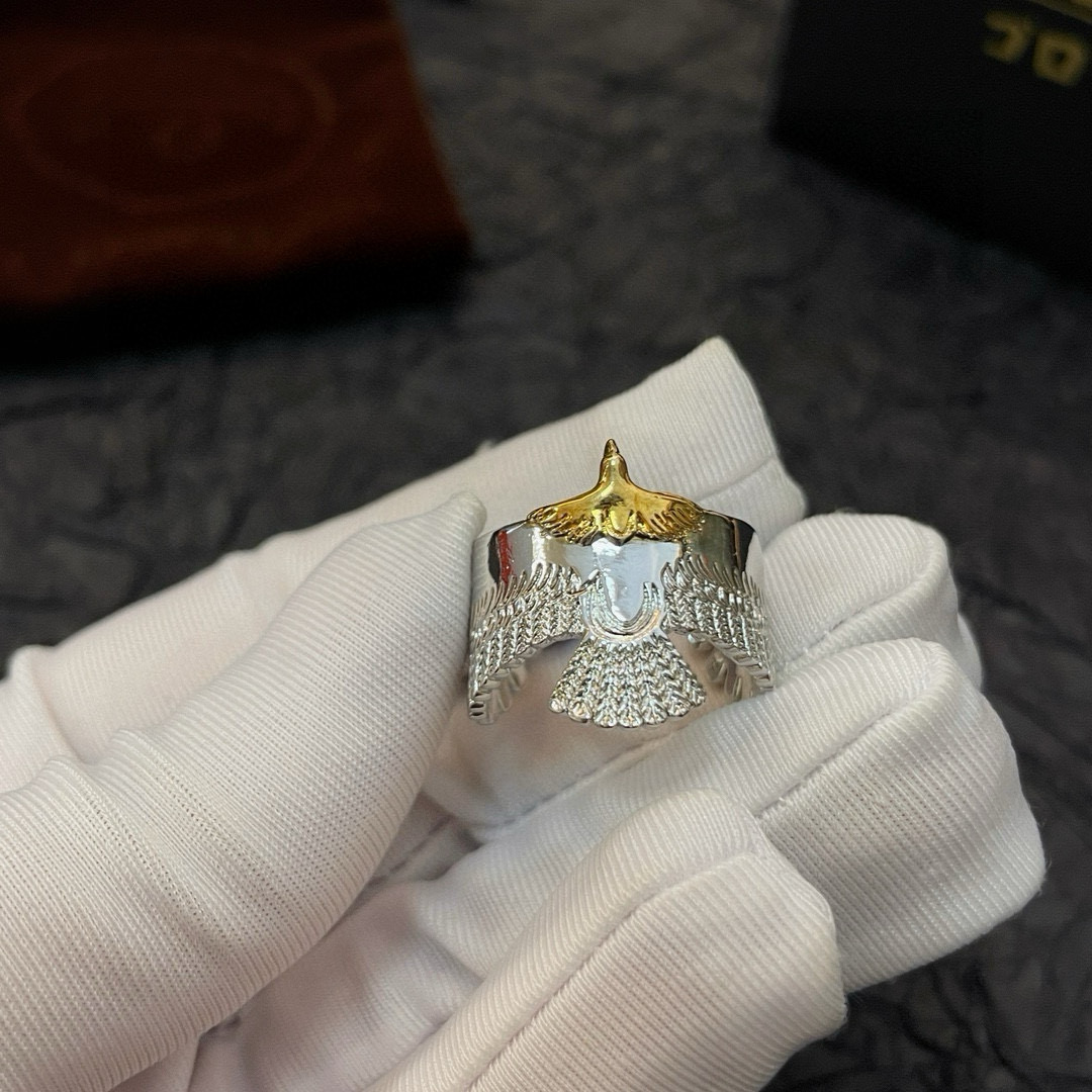 批💰85  【新品上架】Goro’s高桥吾郎点金老鹰开口戒指，顶级版本 认准独家拍摄 主攻高端市场 绝对区别普通版本！图片产品细节与ZP一致！原版制作工艺 精工品质 纯手工打造 ～正品开模💝潮流时尚必备 男女均可佩戴 情侣款同款 摇滚朋克泰银风格 复古元素 潮流百搭 官网同款❤️