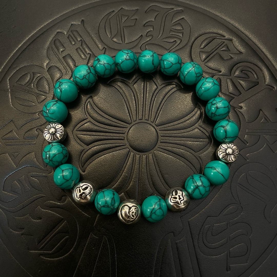 NO:581932,New [counter quality] Chrome Hearts classic retro multi-element turquoise bracelet, bracelet, concave and convex shapes with different pattern design styles, showing a distinctive cross. The Scout flower is the symbol of Chrome Hearts, so it is more durable. Genuine pattern-printed Chrome Hearts distinguishes the ordinary light version in the market. Match the version and benchmark quality. Look at the printing details. The degree of retro ash oxidation. Seiko version!  !  !  Purely handmade ~ Authentic open mold fashion essentials. Can be worn by both men and women. Same style for couples. Official website original. Rock punk Thai silver style. Retro elements. Trendy and versatile!  , jewelry boutique, chrome hearts, chrome hearts, bracelet19860909新款【专柜品质】Chrome Hearts克罗心 经典复古多元素绿松石手链 手串,凹凸造型不同的花纹设计风格 呈现出与众不同 十字架 童军花是克罗心的志 所以更经久不衰 正品打版Chrome Hearts克罗心 区别市场普通轻版 对版对标品质 看字印细节 复古做旧灰氧程度.精工版本！！！ 纯手工打造 ～正品开模潮流时尚必备 男女均可佩戴 情侣同款 官网原版 摇滚朋克泰银风格 复古元素 潮流百搭！,饰品精品,chrome hearts,chrome hearts,bracelet,Jewelry