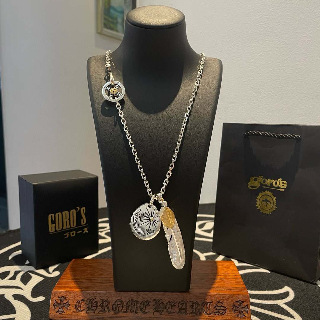 NO:582462,[New products on the shelves] Goro’s Goro Takahashi Silver Cake Feather Pendant, Takahashi’s classic necklace, the top version, be sure to take exclusive photos, focus on the high-end market, popular model on Kuaishou/ins/Xiaohongshu, absolutely different from the ordinary version!  The product details in the pictures are consistent with ZP!  Original production process, exquisite quality, purely handmade ~ Authentic mold opening, trendy and fashionable must-have, can be worn by both men and women, the same style for couples, rock punk Thai silver style, retro elements, trendy and versatile, the same style as the official website, boutique jewelry, necklace19860909【新品上架】Goro’s高桥吾郎银饼羽毛吊坠,高桥经典项链,顶级版本,认准独家拍摄,主攻高端市场 ,快手/ins/小红书热门款,绝对区别普通版本！图片产品细节与ZP一致！原版制作工艺 精工品质 纯手工打造 ～正品开模潮流时尚必备 男女均可佩戴 情侣款同款 摇滚朋克泰银风格 复古元素 潮流百搭 官网同款,饰品精品,necklace,Jewelry